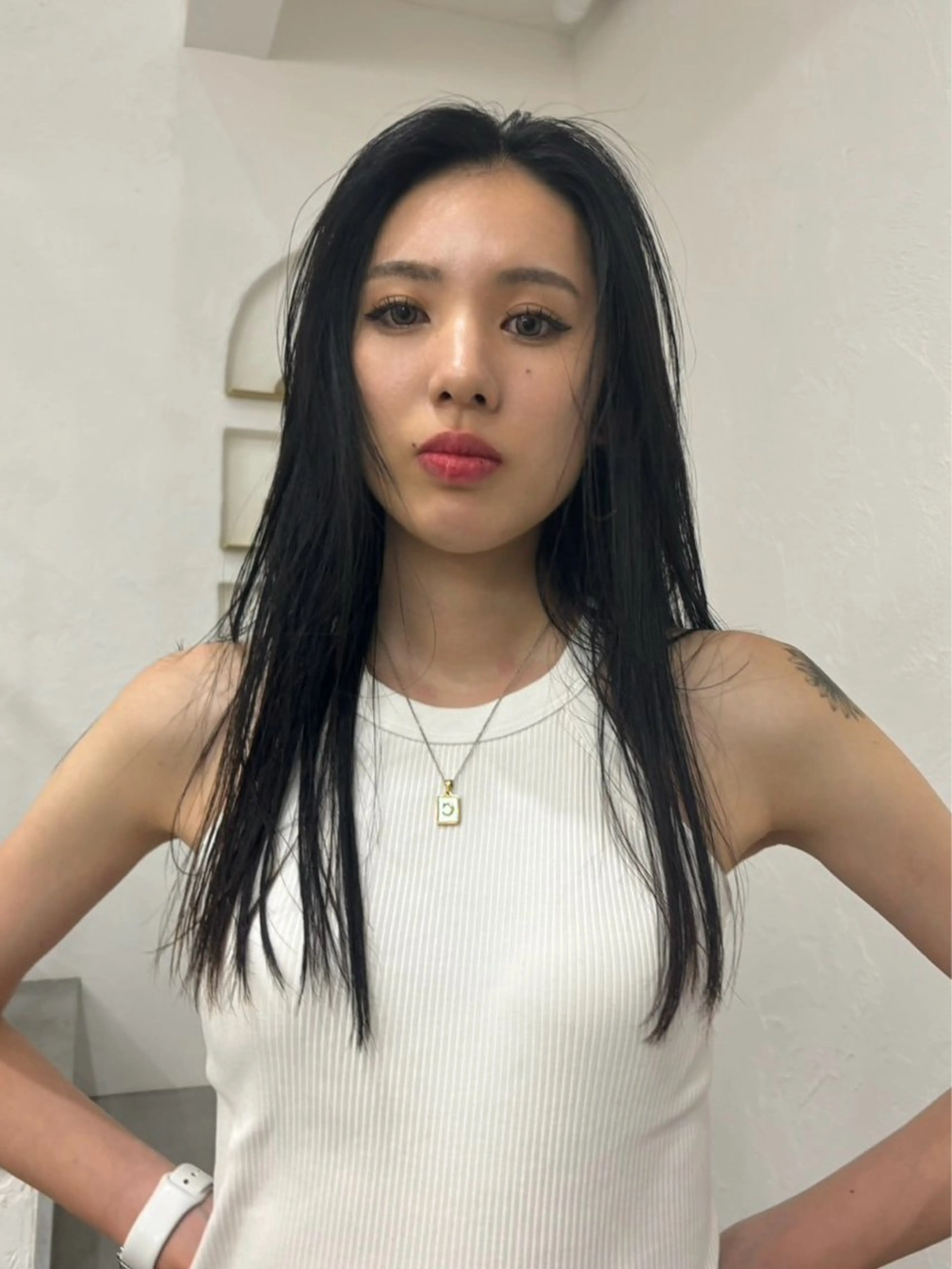 セミロング イシイ モエカのヘアスタイル