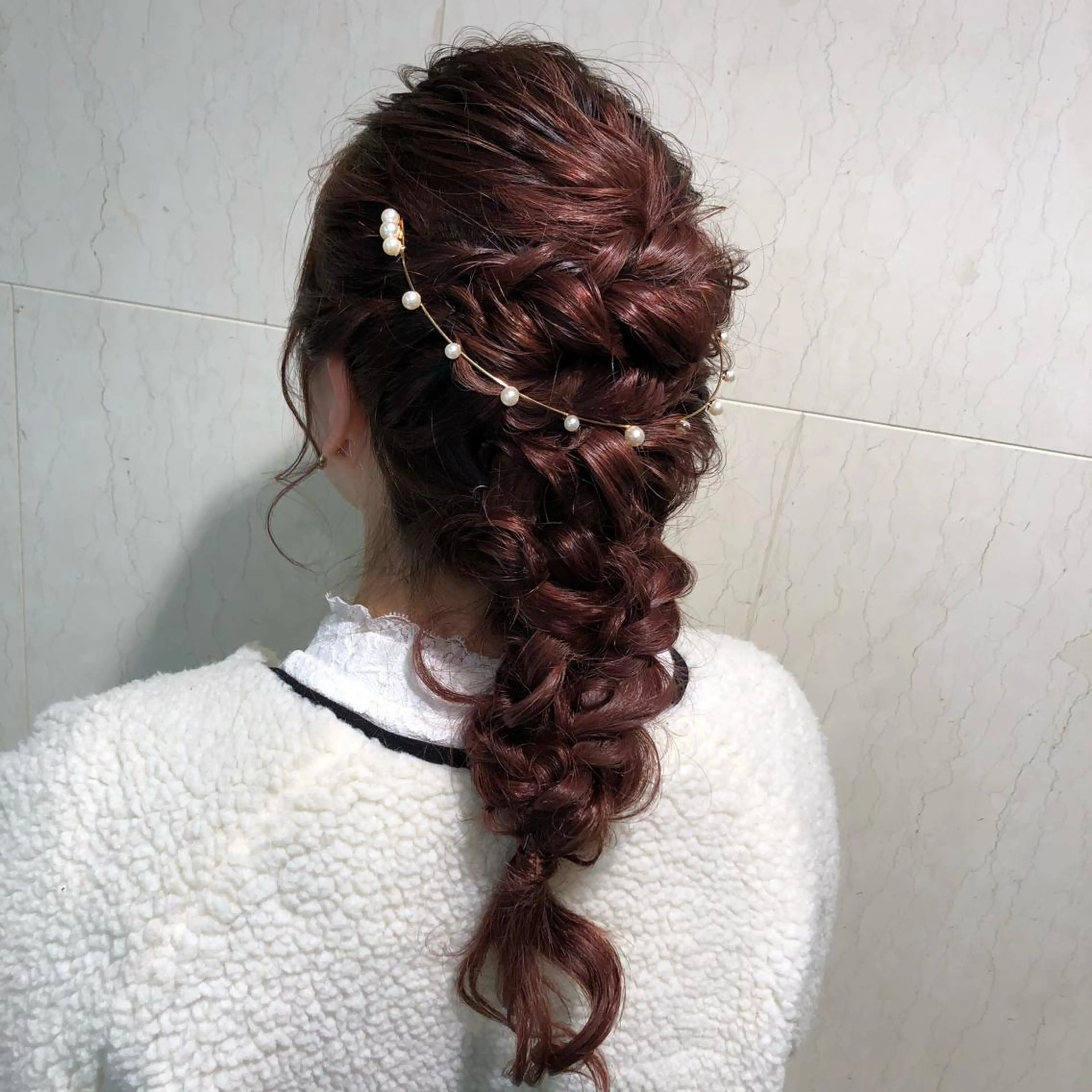 ロング ヘアアレンジ MIOベージュカラー 柔らかいカラーのヘアスタイル