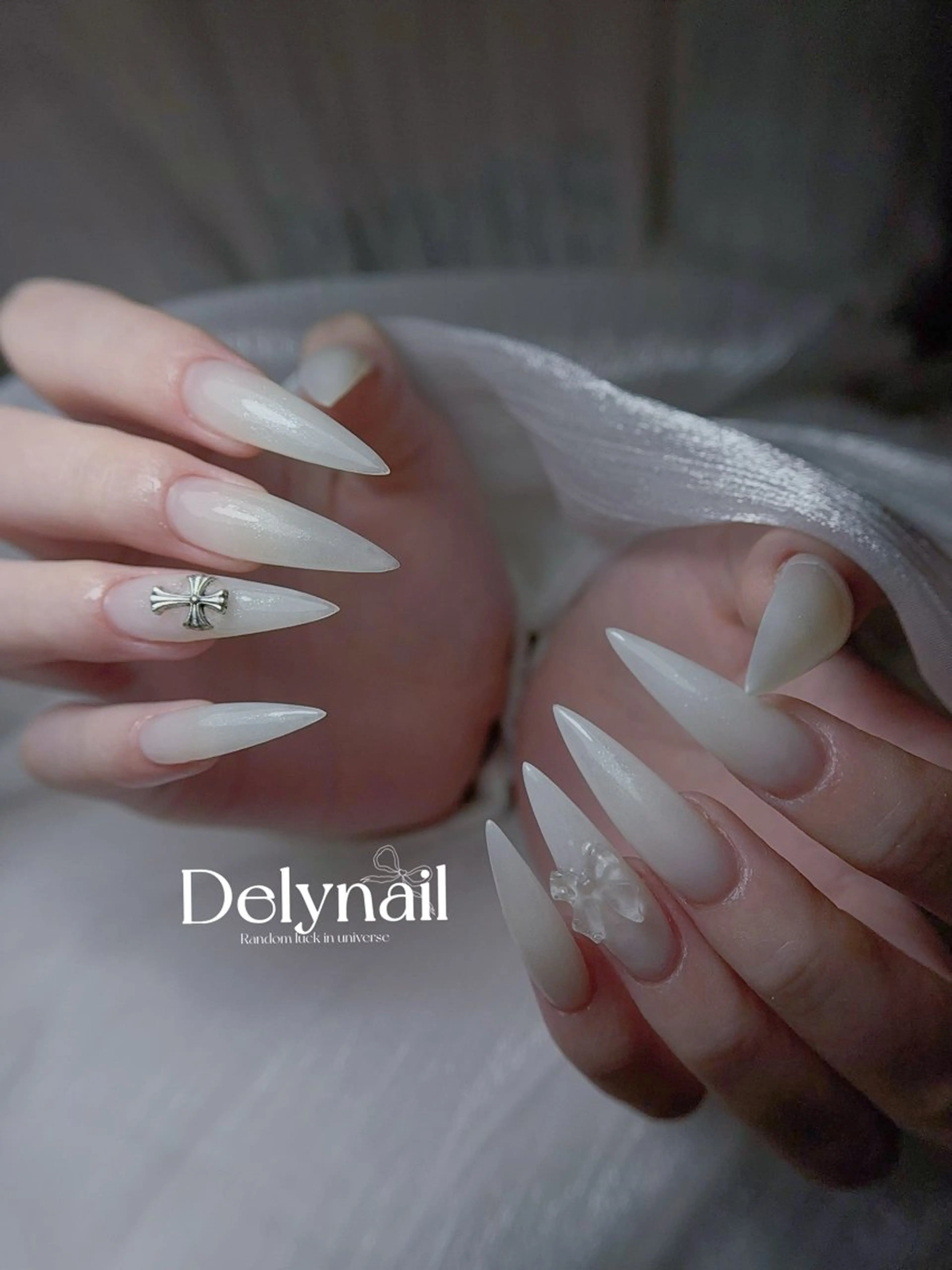 ロング ハンドネイル Dely Nailのネイルデザイン