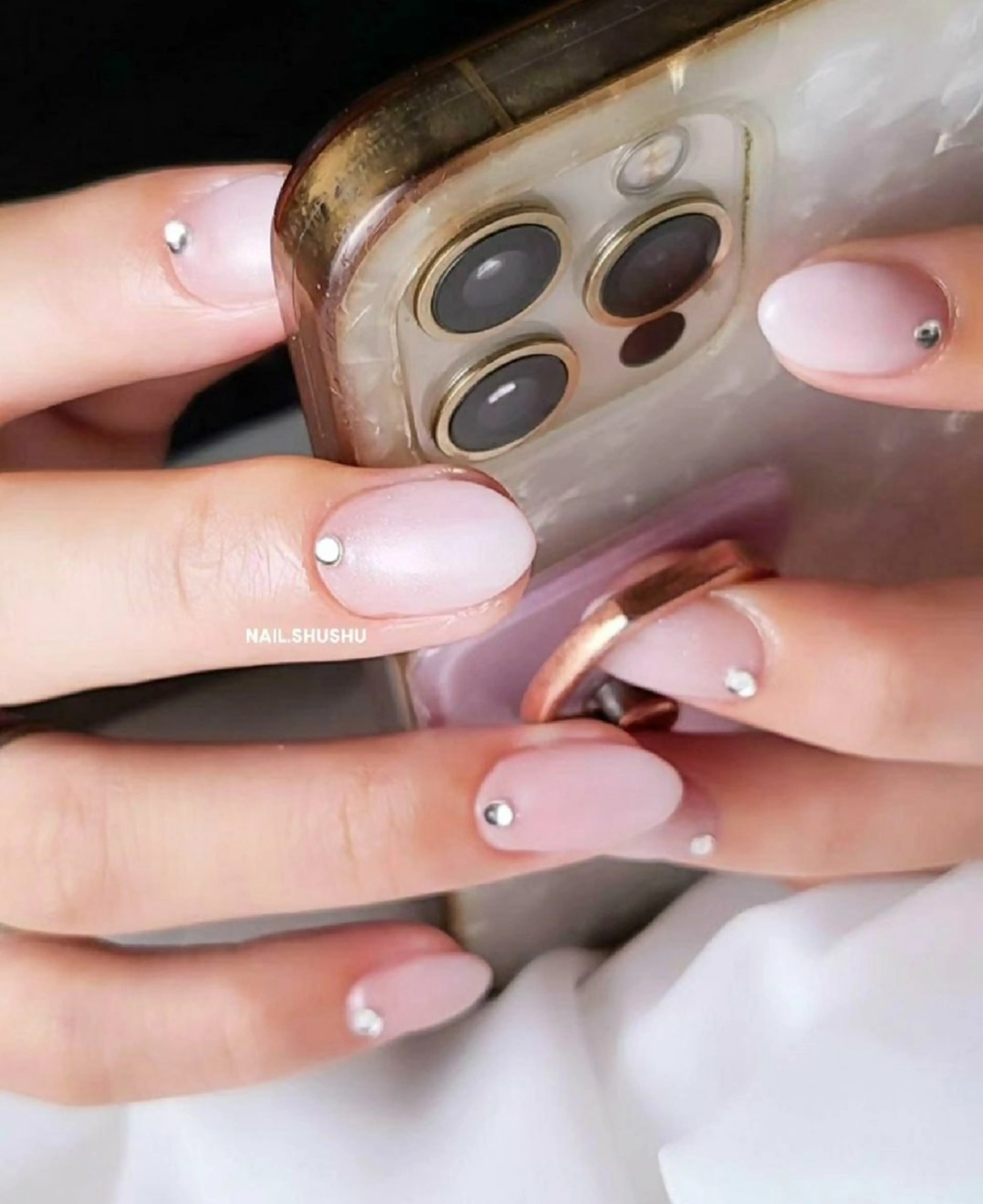 ネイル 持ち込み ニュアンスネイル ワンカラーネイル シンプルネイル ハンドネイル 3dパーツ/流行り 👧shushu❤️のネイルデザイン