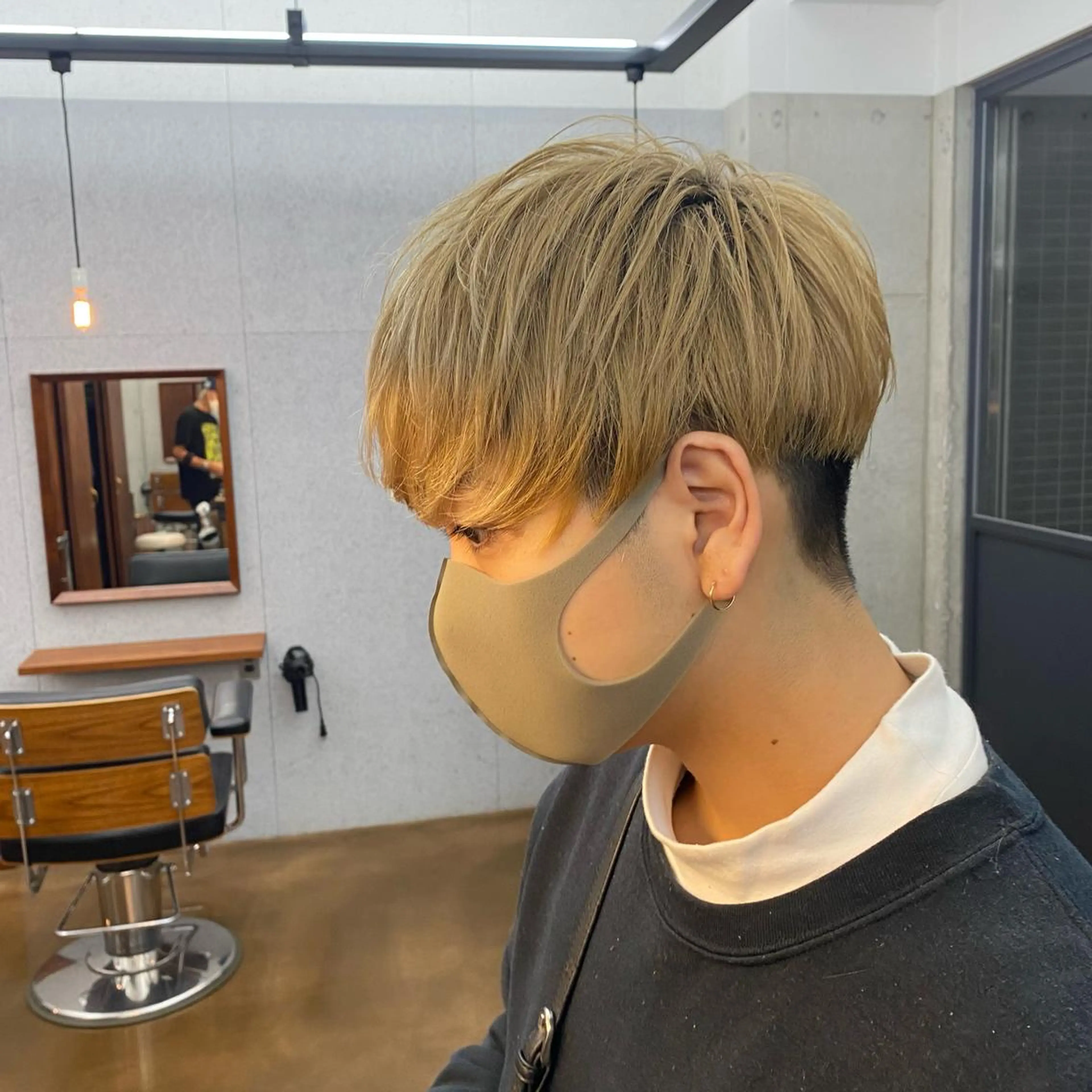 メンズ ハイトーン/デザイン hirokiのヘアスタイル