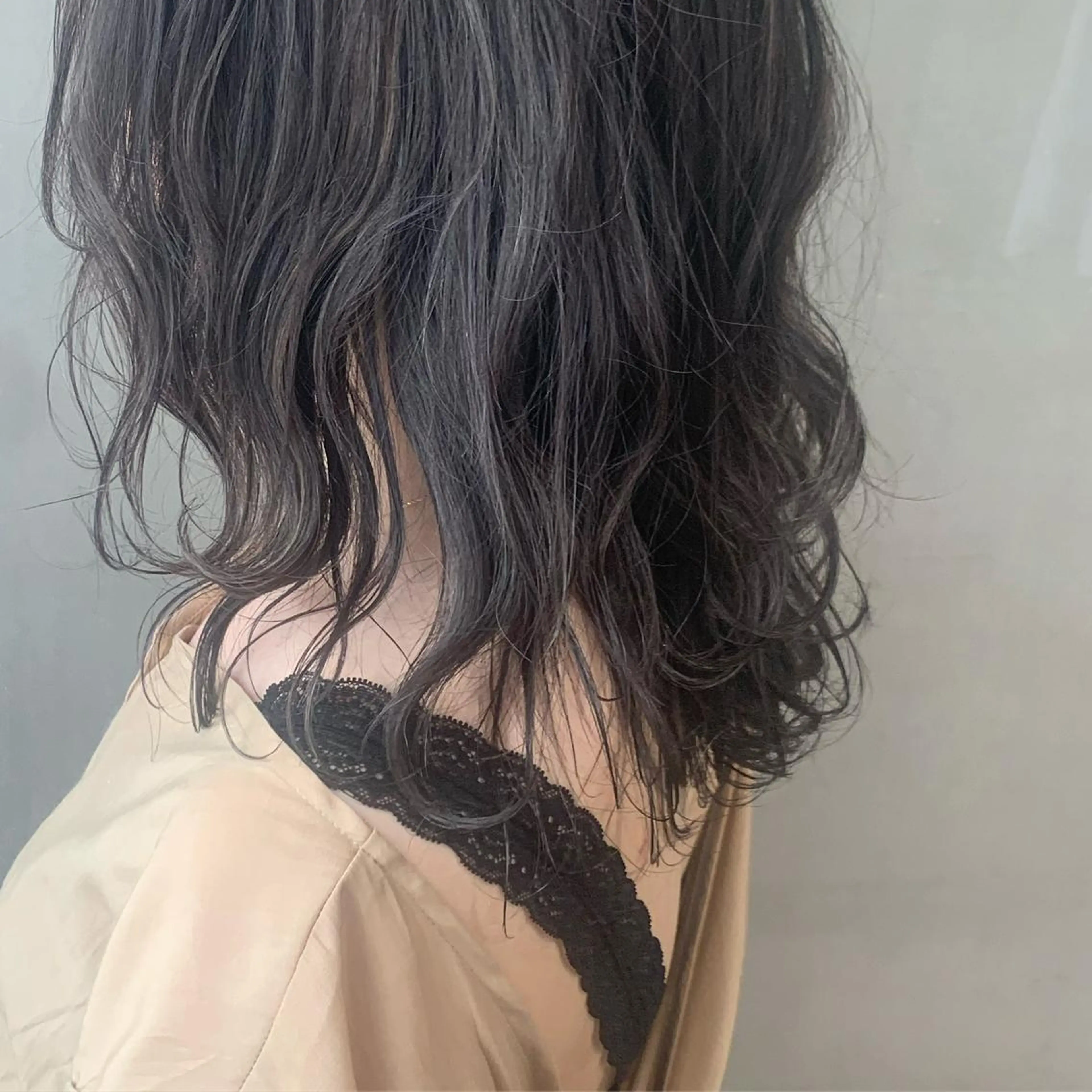セミロング カラー アディクシーカラー アッシュ アッシュグレー 透明感カラー ウルフレイヤーカット /チヒロのヘアスタイル