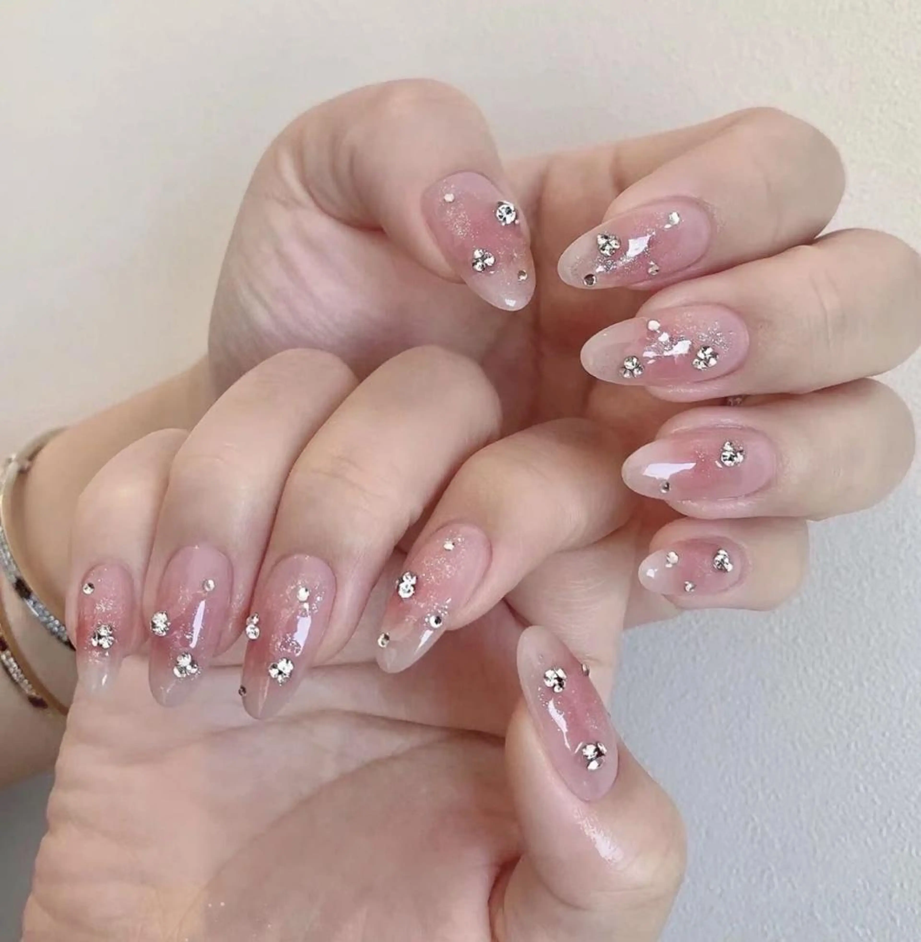 ネイル アートネイル 長さ出し ネイルチップ Queens テイのネイルデザイン