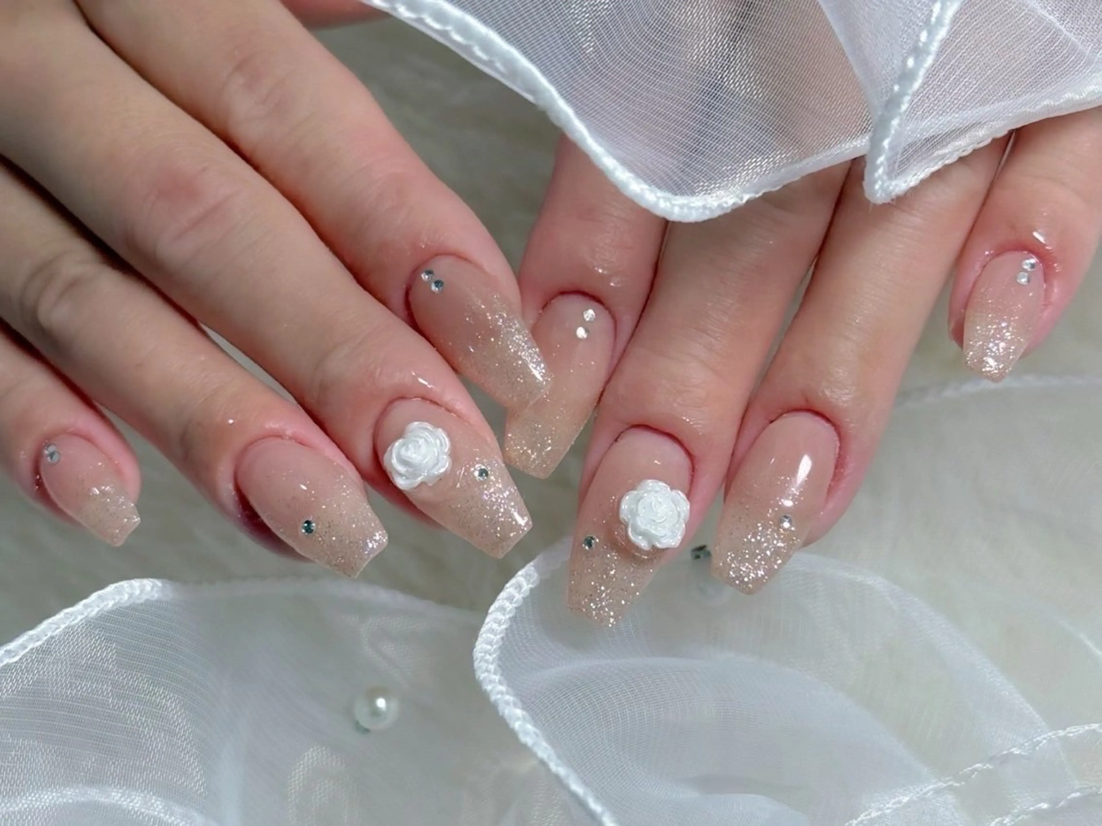 ネイル シンプルネイル ハンドネイル EmaNail 🧸Momokaのネイルデザイン