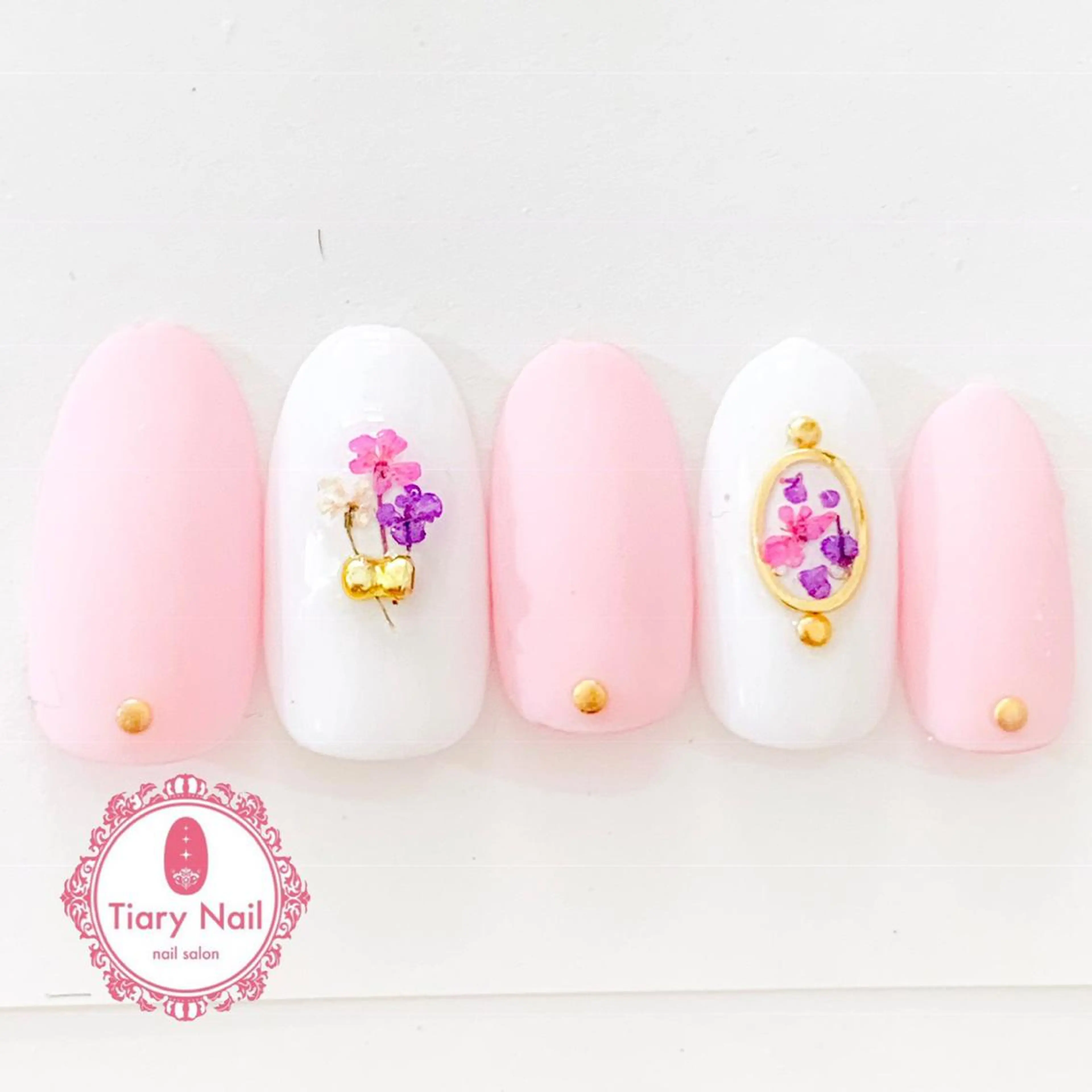 ネイル tiarynail K K🐼のネイルデザイン