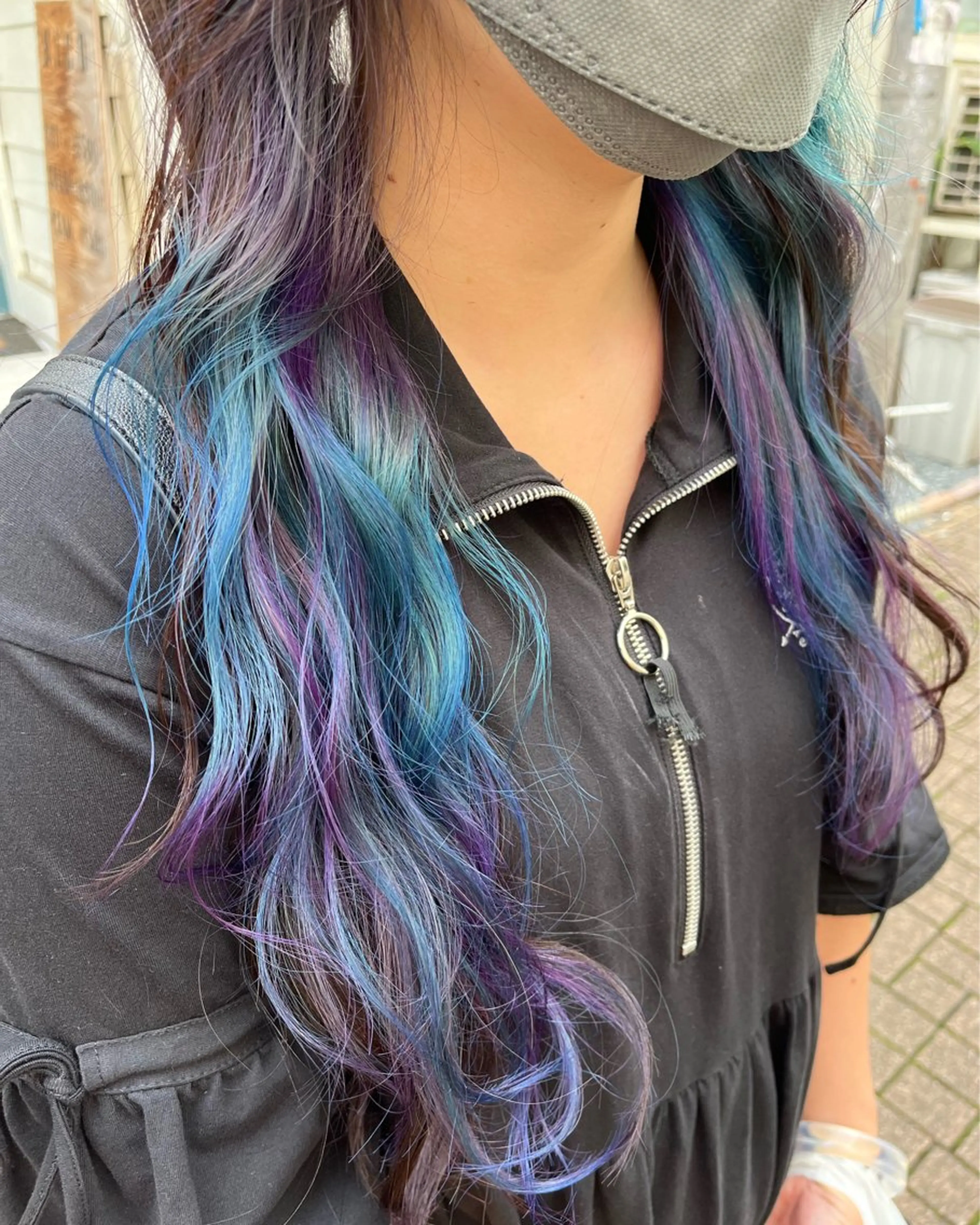 セミロング カラー ブリーチ デザインカラー イヤリングカラー ユニコーンカラー カット ヘアカラー トリートメント 原宿サロン代表 デザインカラー伊藤卓のヘアスタイル