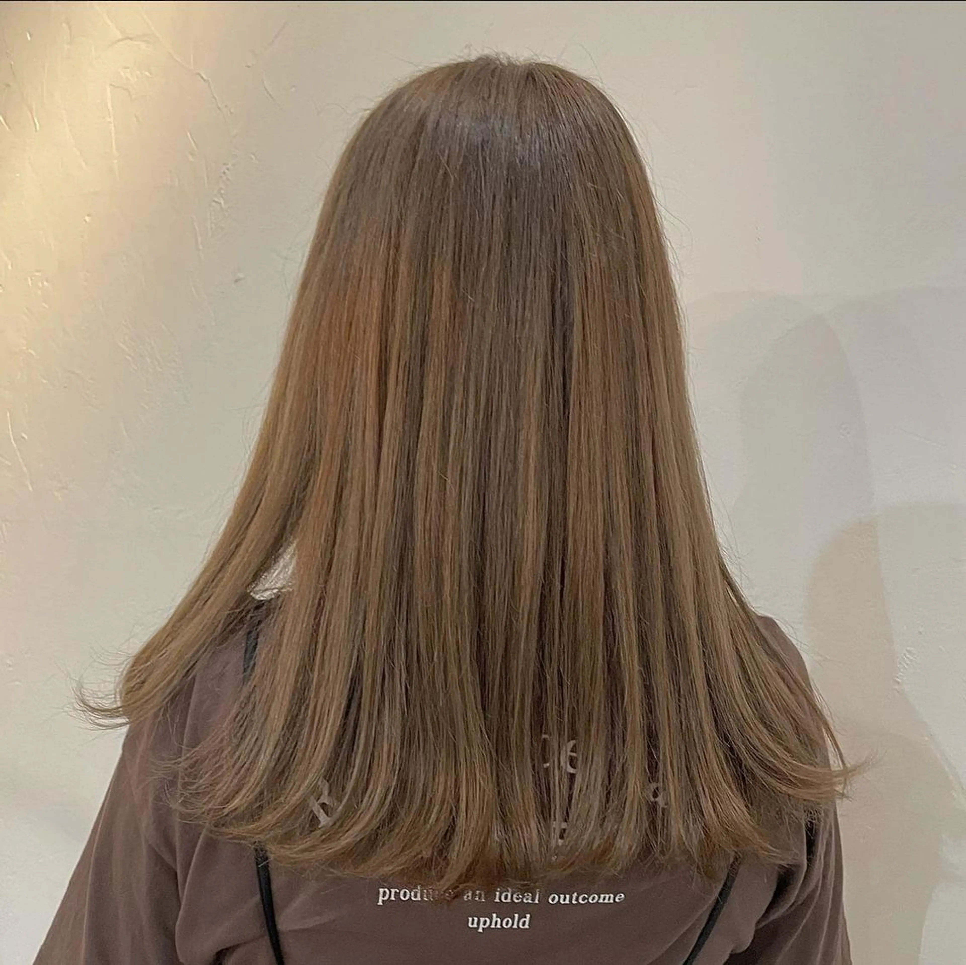 セミロング カラー ヘアアレンジ ベージュカラー ブリーチ ラテベージュ sherry/R所属・sherry/R 三川町　川口真里奈のヘアスタイル