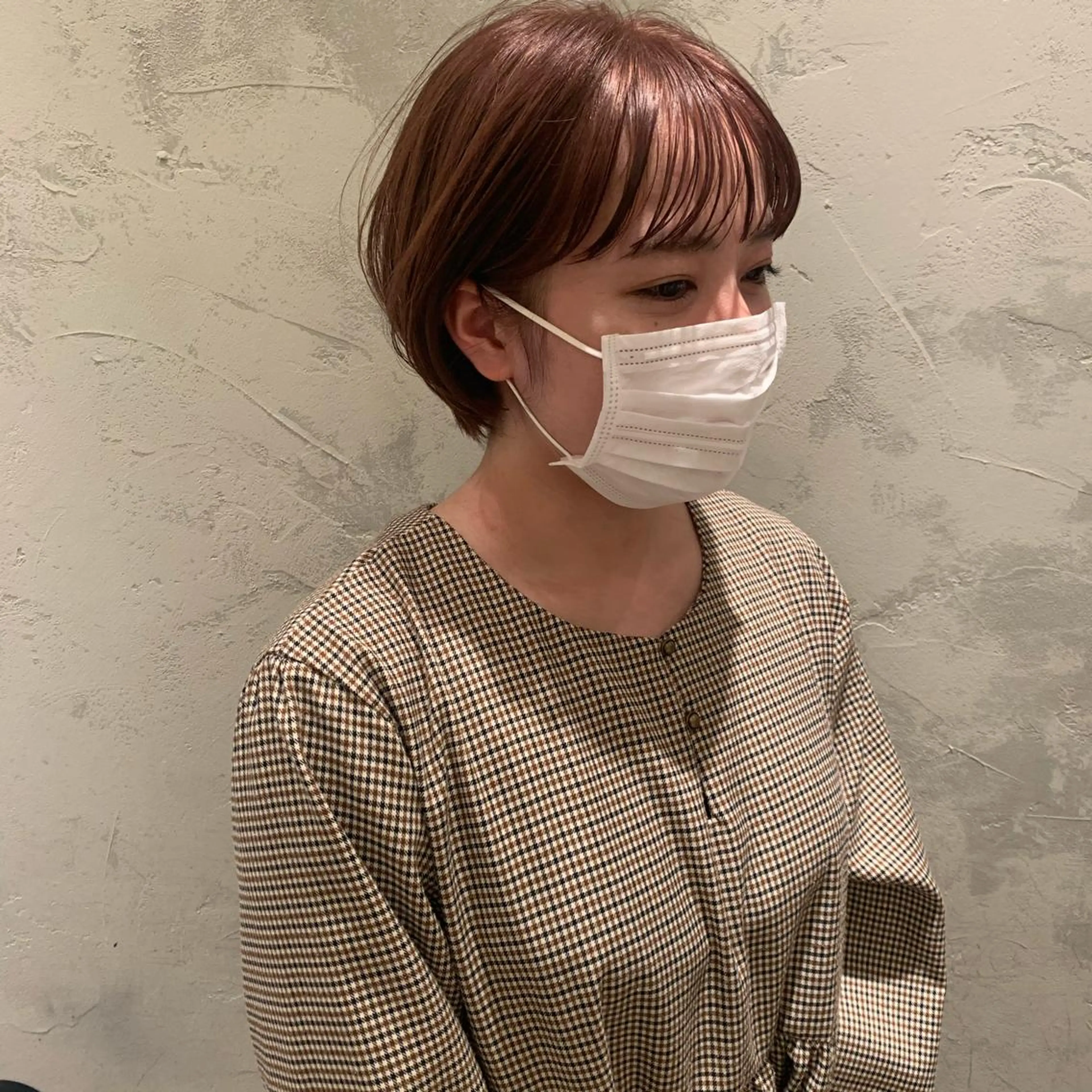 ショート ヘアカラー トリートメント SAKINO． ベージュカラーのヘアスタイル
