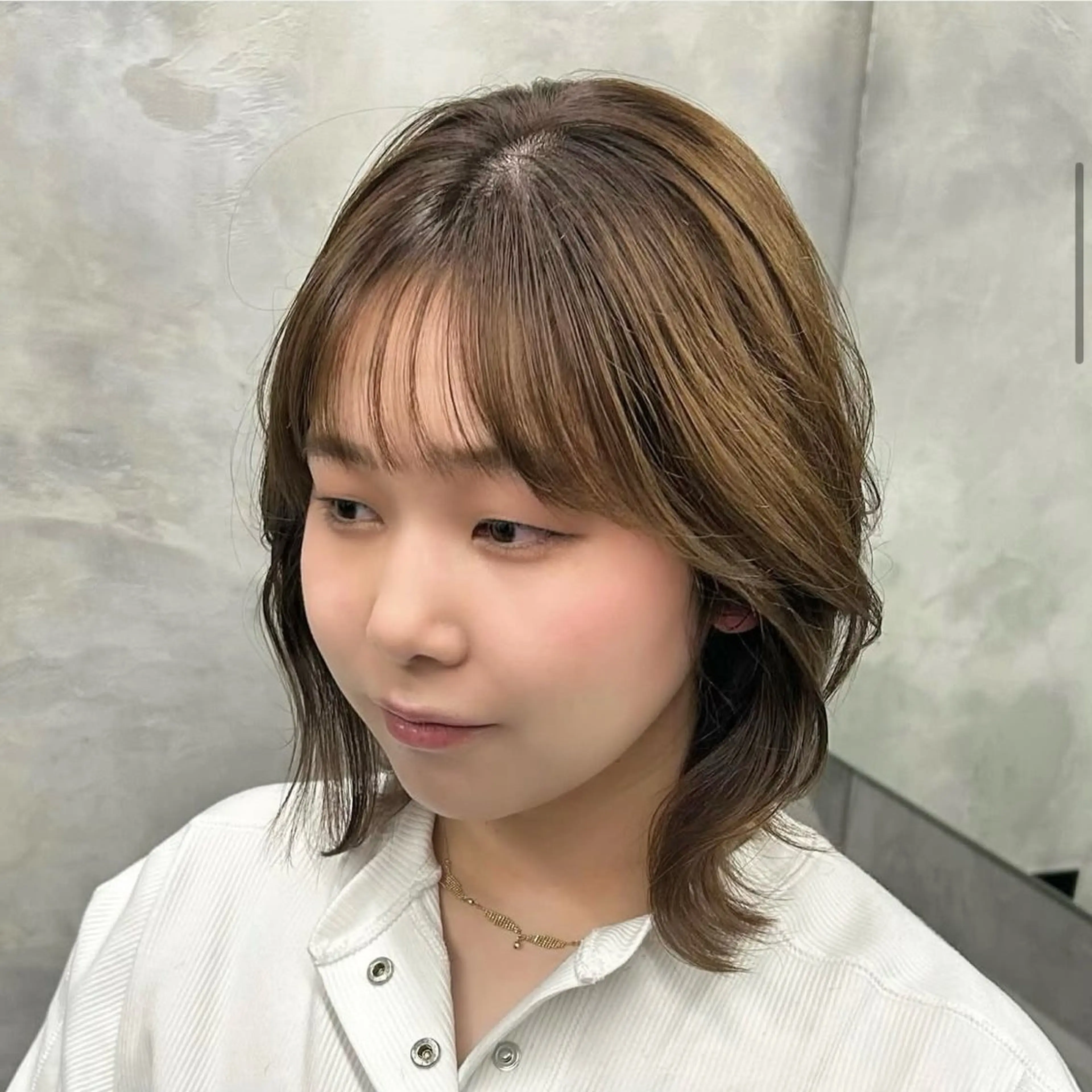 ミディアム レイヤーカット カット ヘアカラー トリートメント 松川ヒナ｜韓国レイヤ /耳つぼジュエリーのヘアスタイル