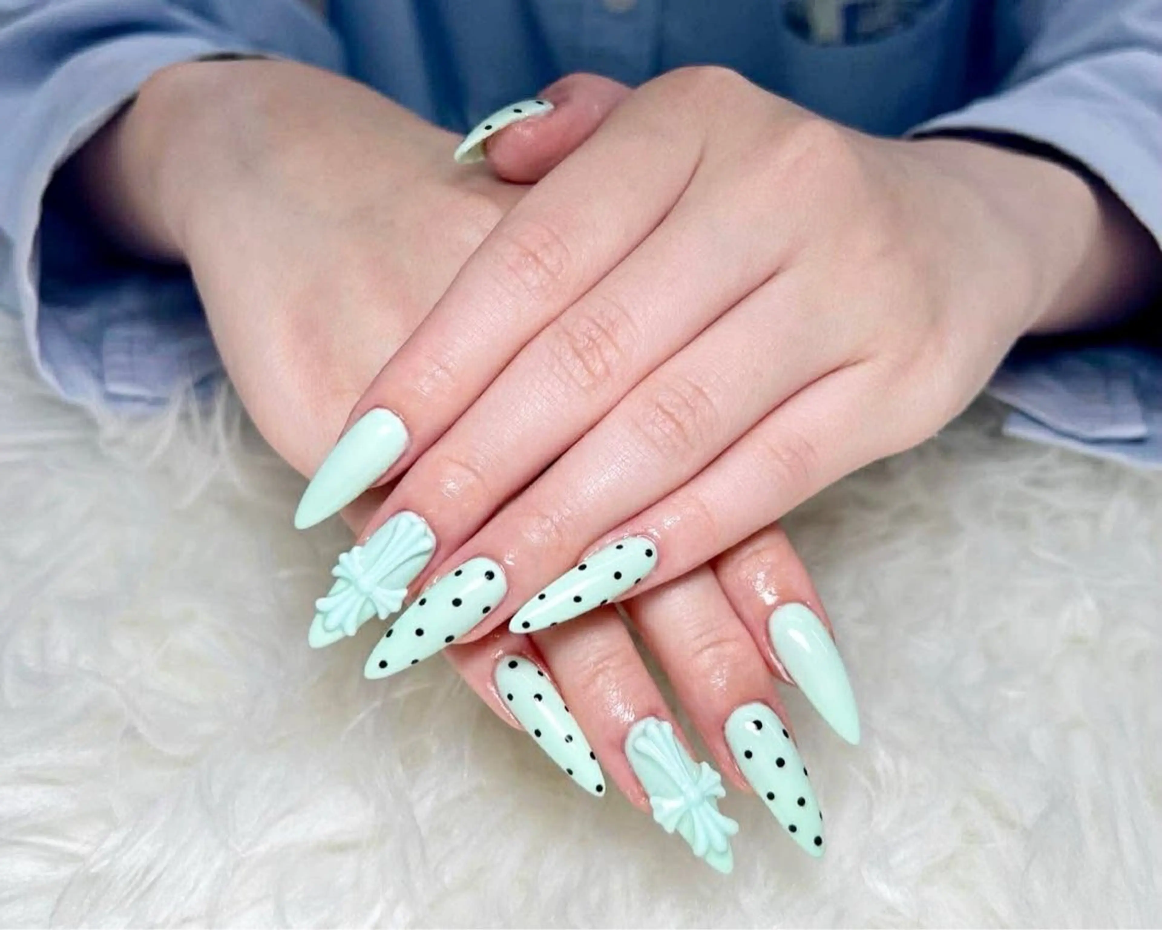 ネイル AURA NAIL 上前津のネイルデザイン