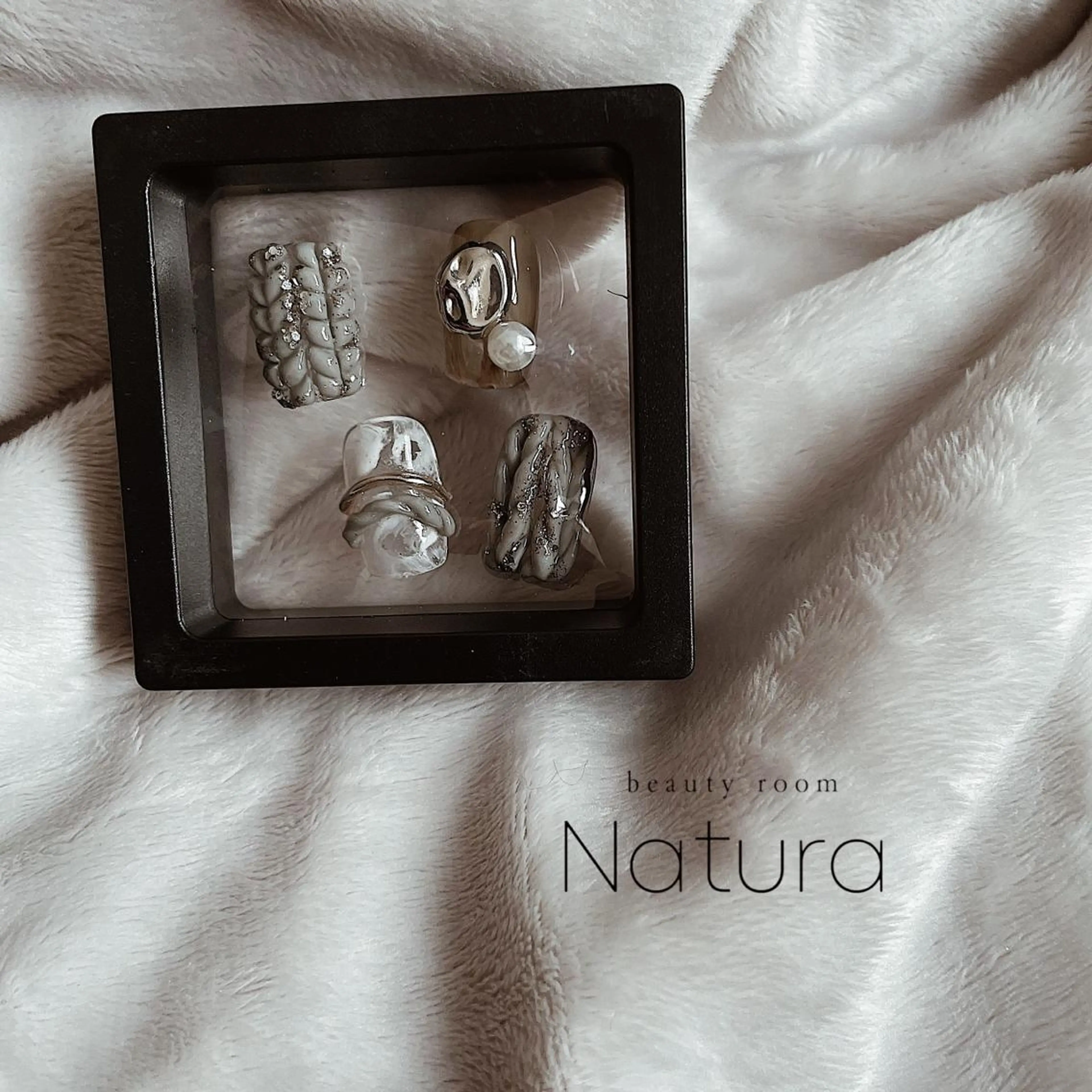 ネイル マツエク・マツパ アイブロウ ハンドネイル beautyroom Naturaのネイルデザイン