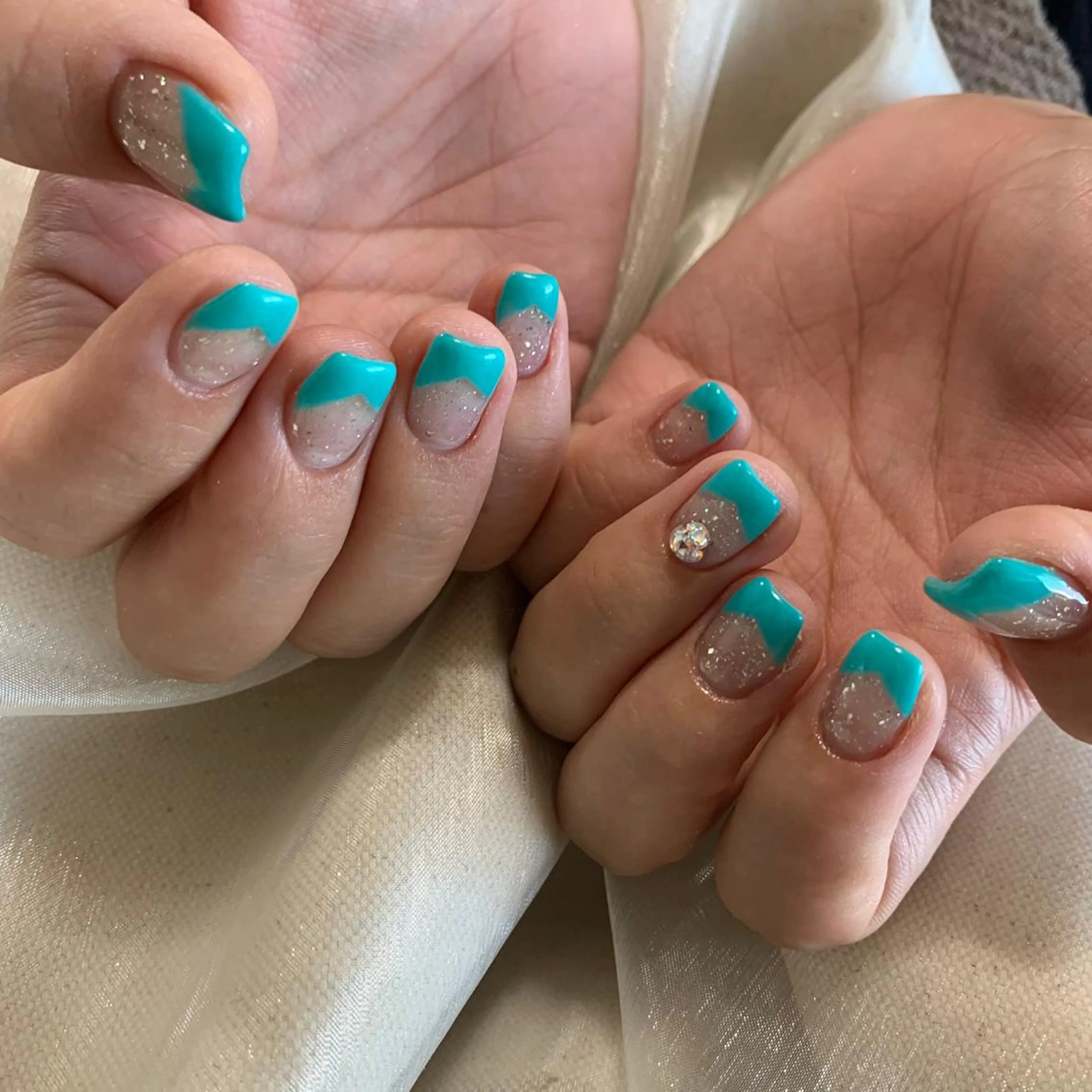 ネイル ハンドネイル 里見 麗のネイルデザイン