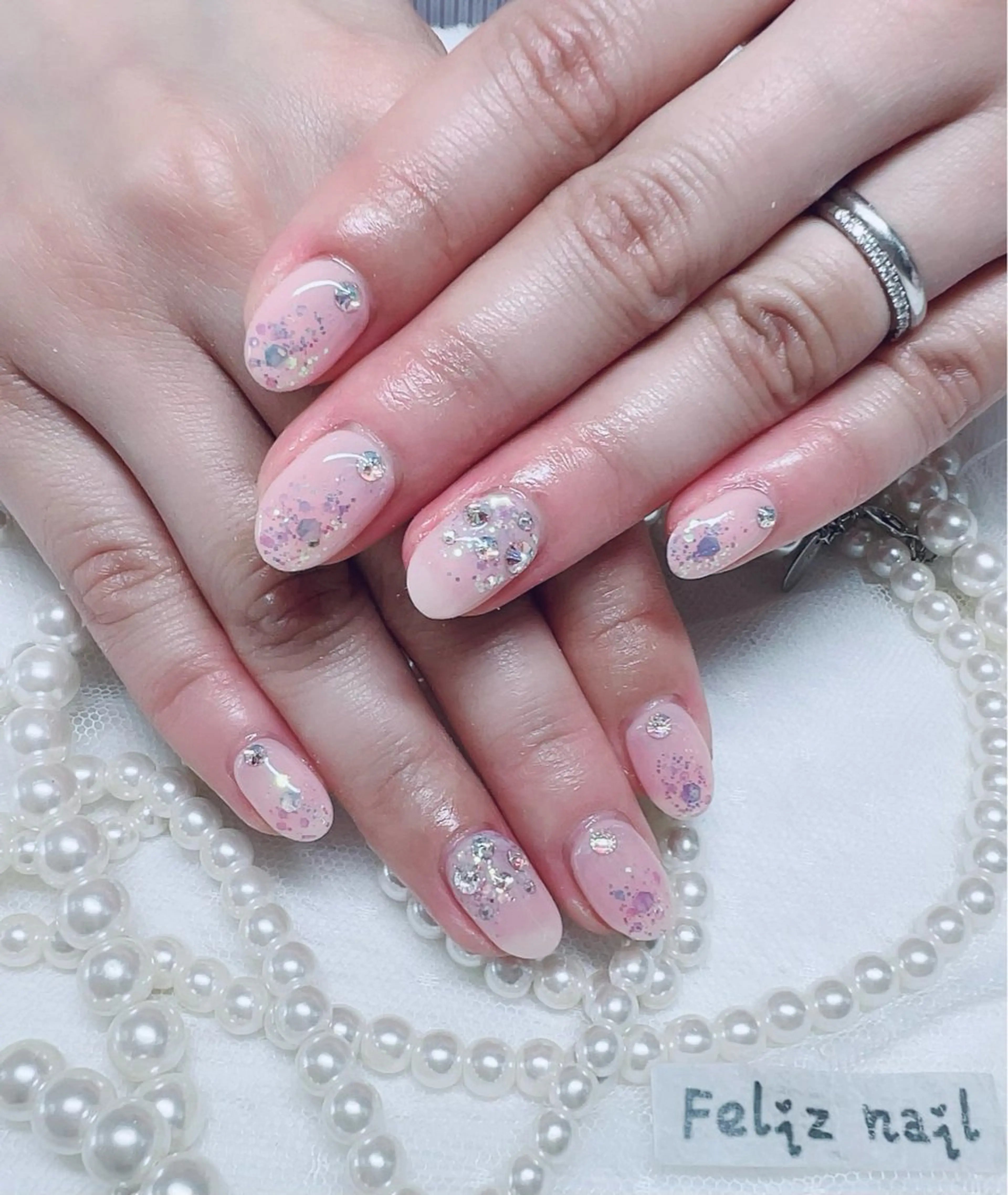 ネイル ジェルネイル キラキラネイル ニュアンスネイル オフィスネイル パラジェル ユキカ （ネイリスト）のネイルデザイン
