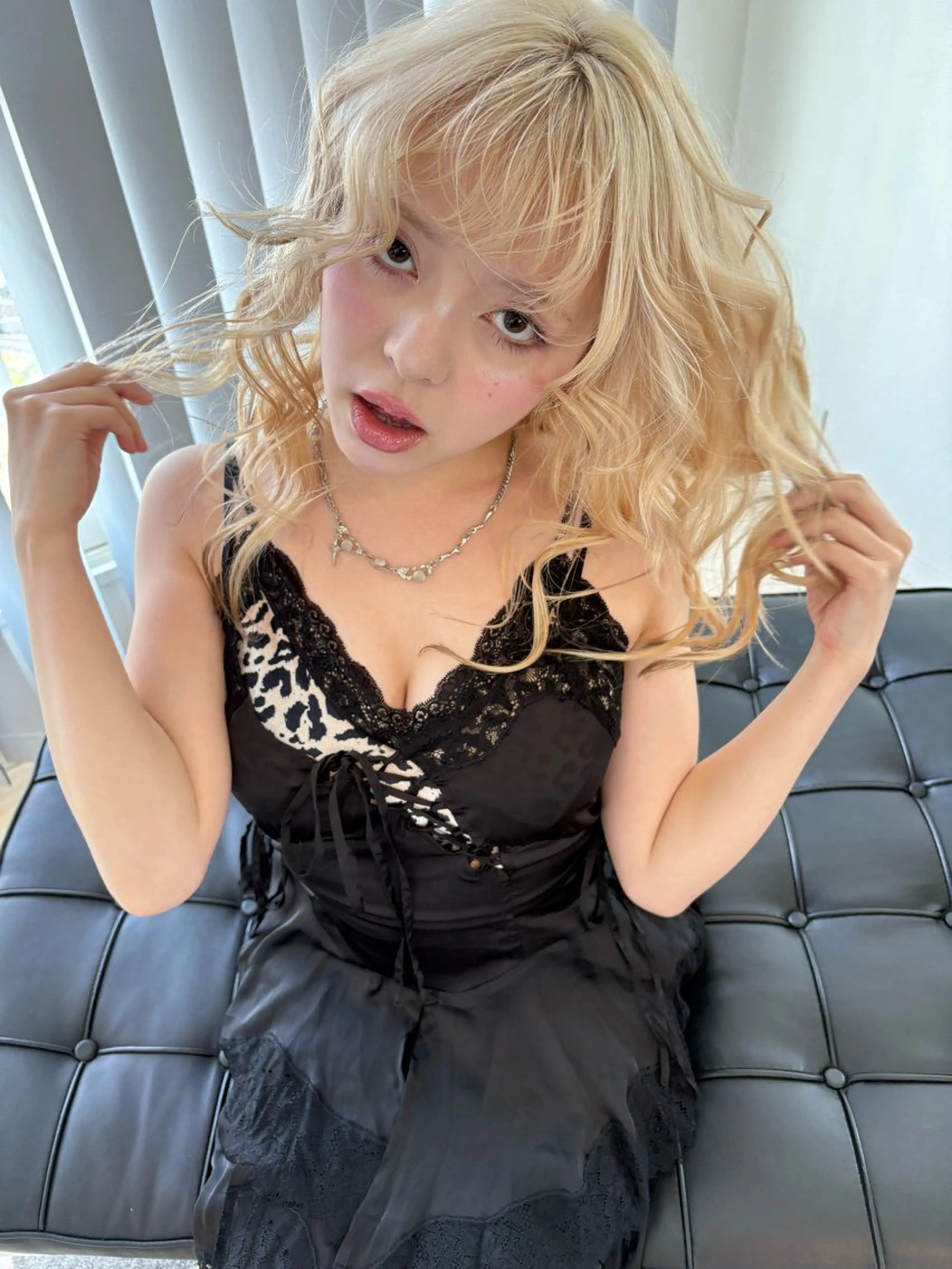 ロング カラー メンズ ブロンド ホワイトブロンド カット ヘアカラー トリートメント 🧸艶々韓国ヘア 🧁mizunaのヘアスタイル