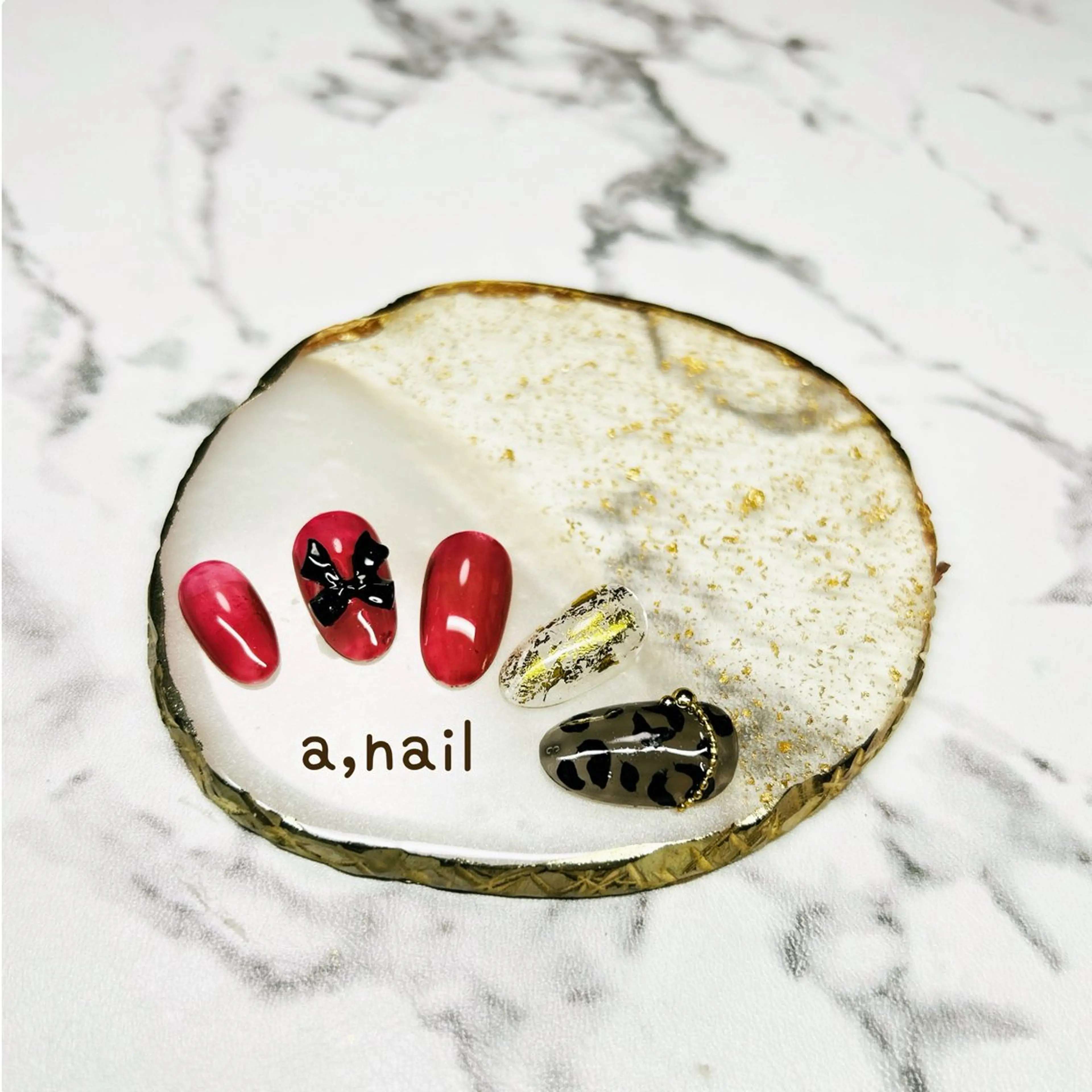 ネイル アニマル柄 キラキラネイル リボン シンプルネイル ハンドネイル ネイルサロン エーネイルのネイルデザイン