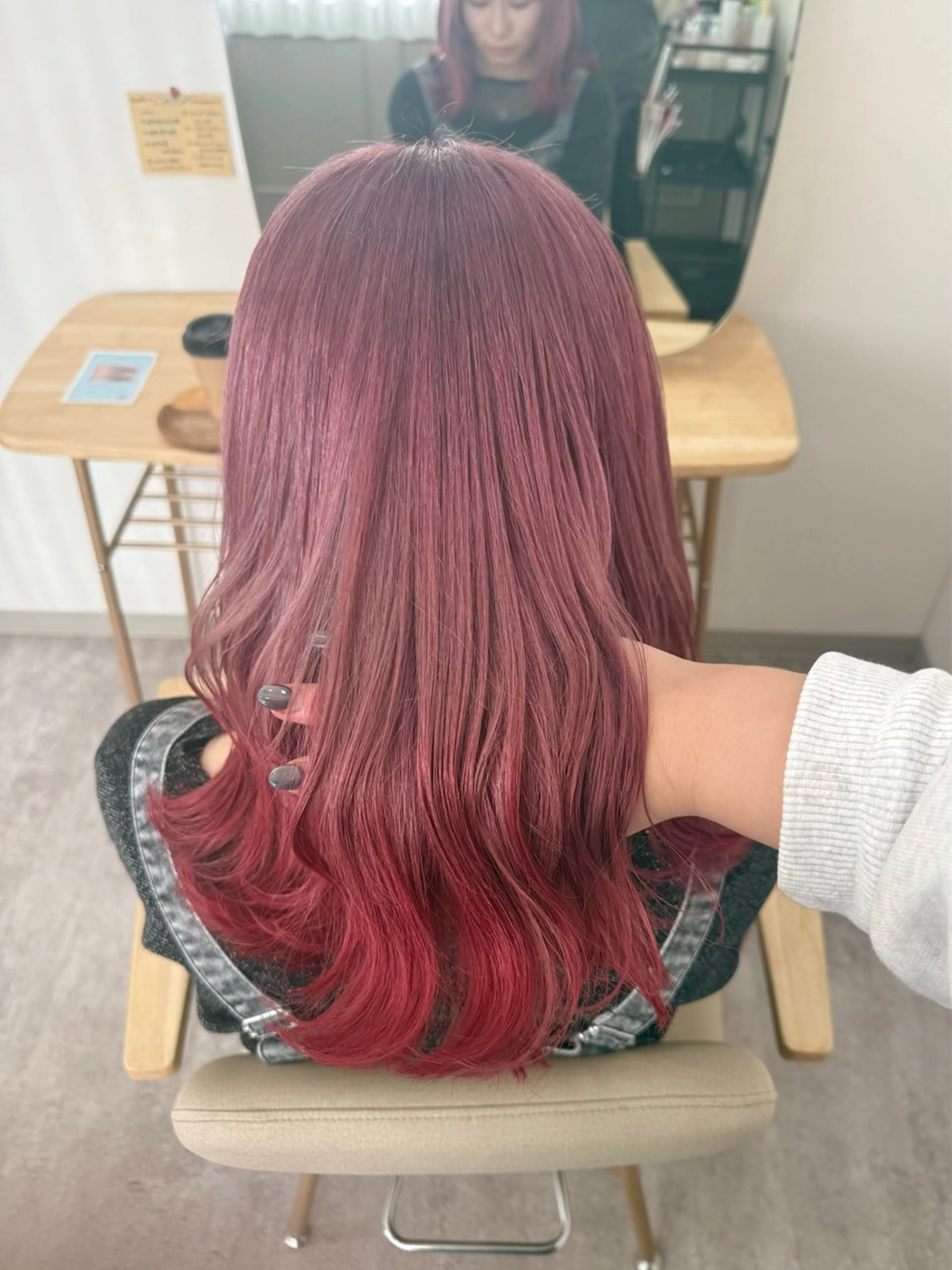 ミディアム カラー グラデーションカラー ピンクカラー 暖色カラー・メンズ 🫧Harukaのヘアスタイル