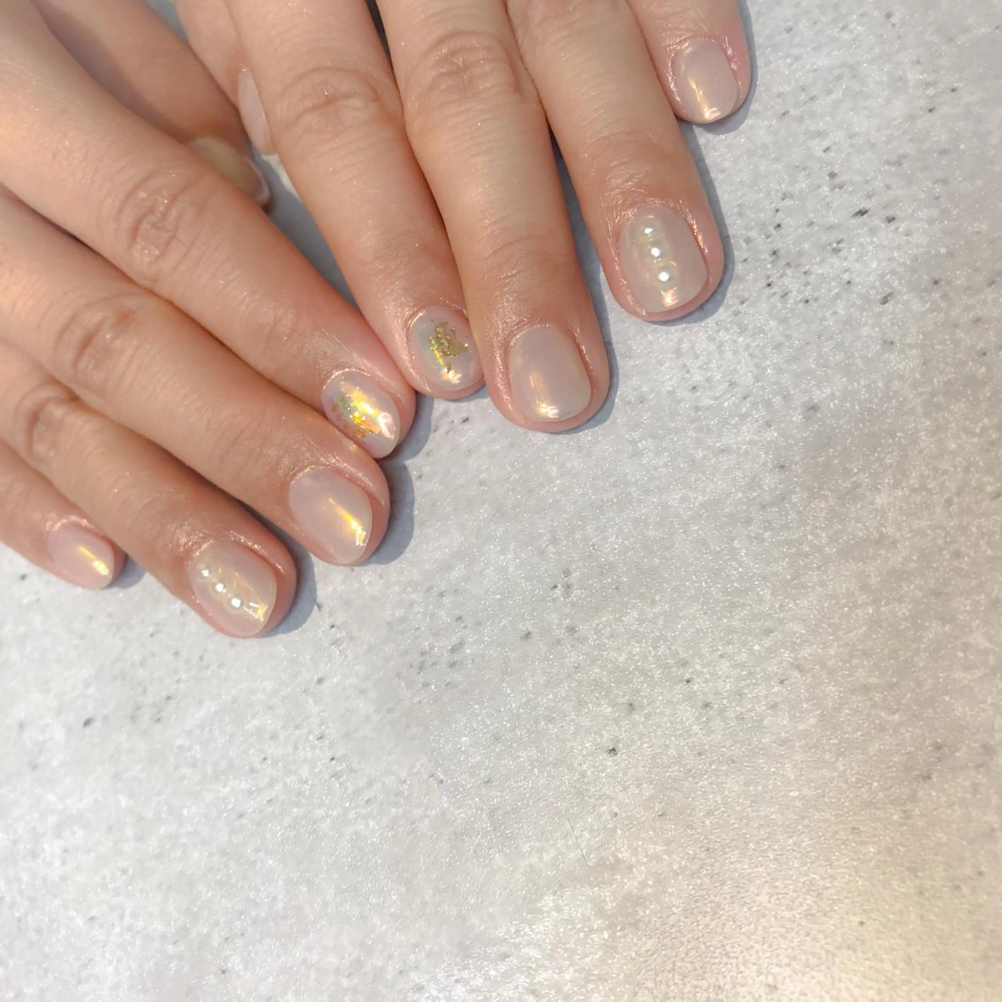 ネイル オーロラネイル ハンドネイル 4/2ご予約 ◎ 本田 知美ꯁꯧのネイルデザイン