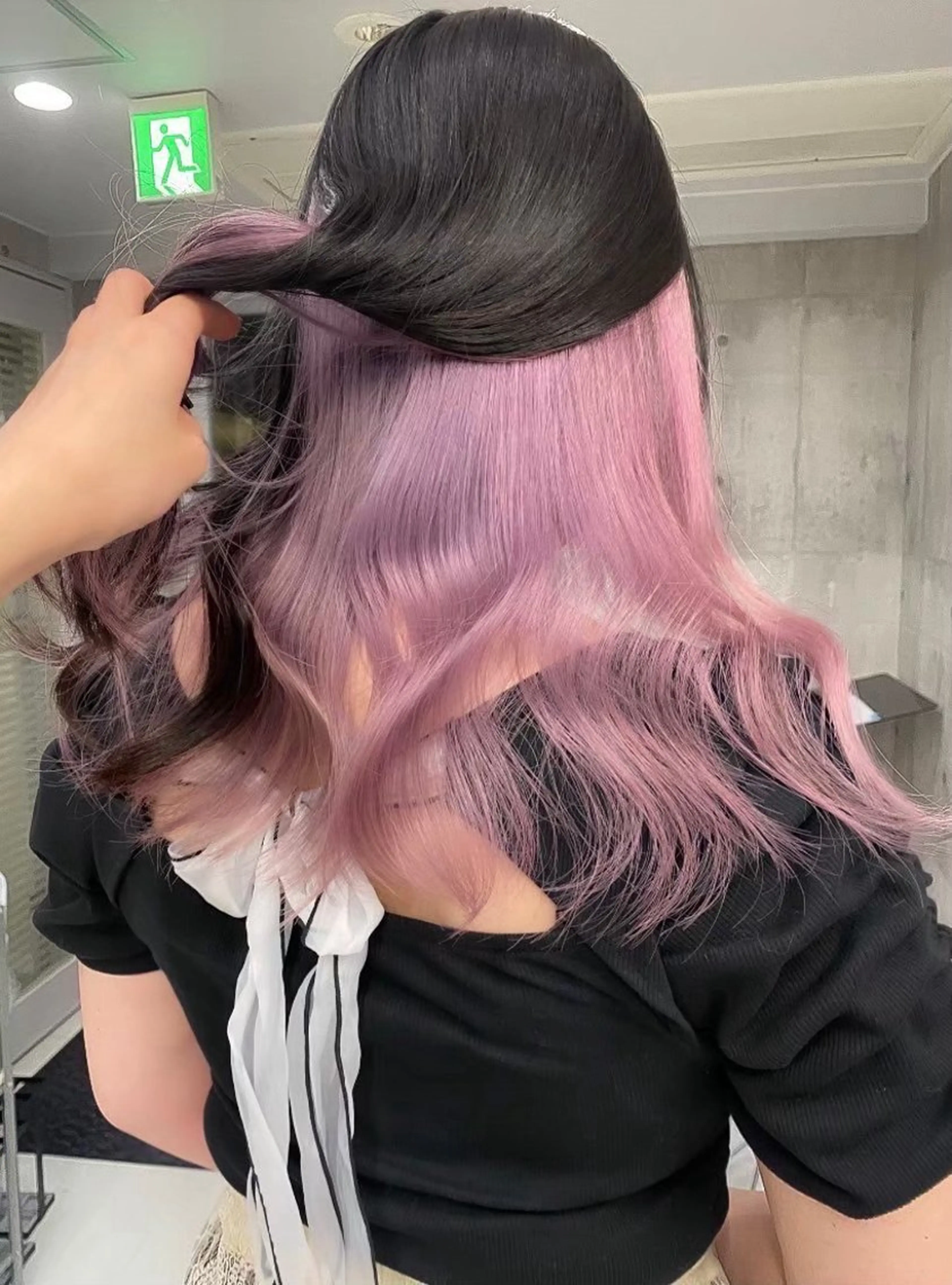 セミロング カラー メンズ メンズバレイヤージュ メンズブリーチ メンズハイライト メンズハイトーン メンズインナーカラー ☁️かずき☁️青.紫 推し活カラー💫のヘアスタイル