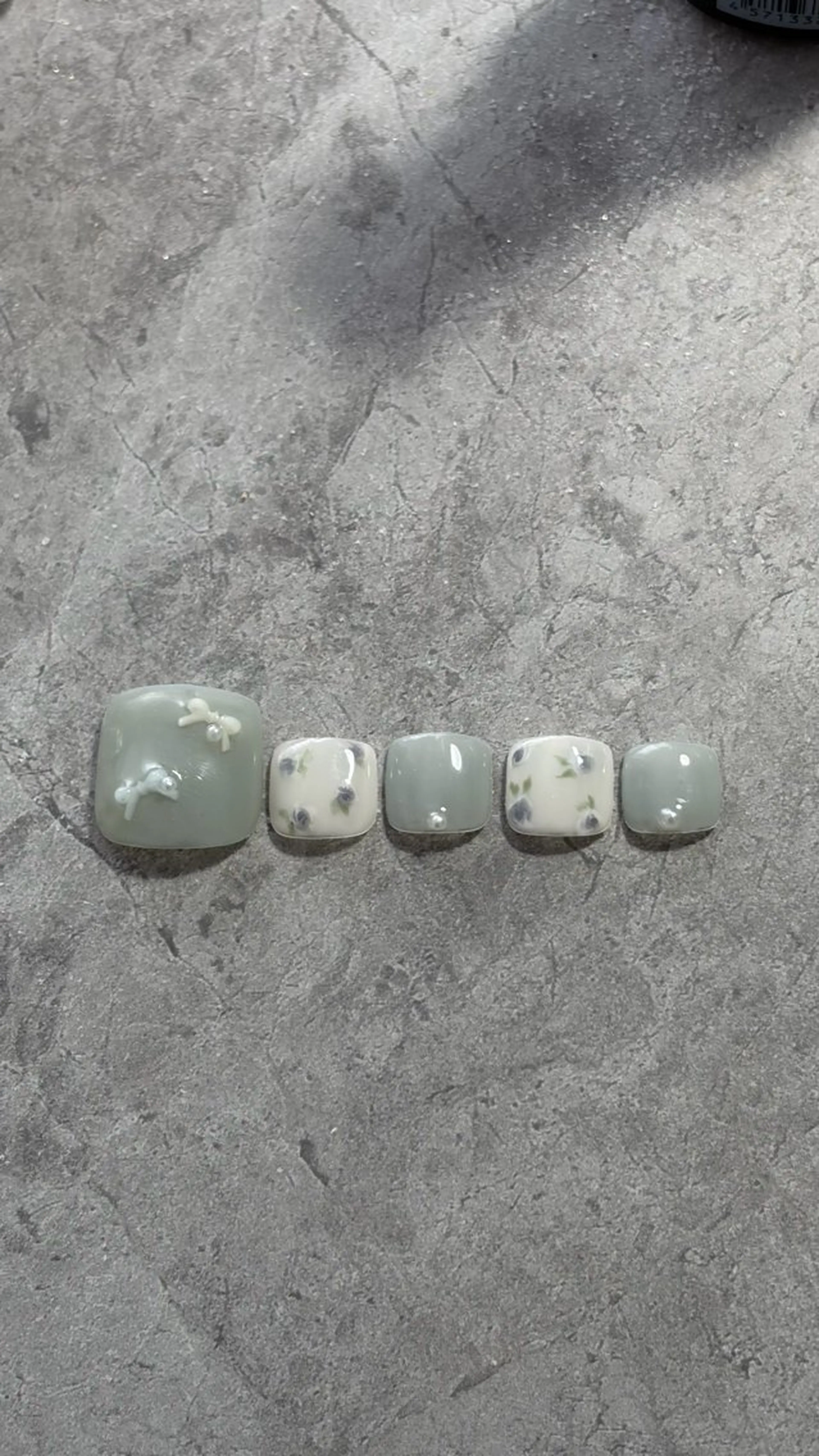 ネイル 宮﨑 美里のネイルデザイン