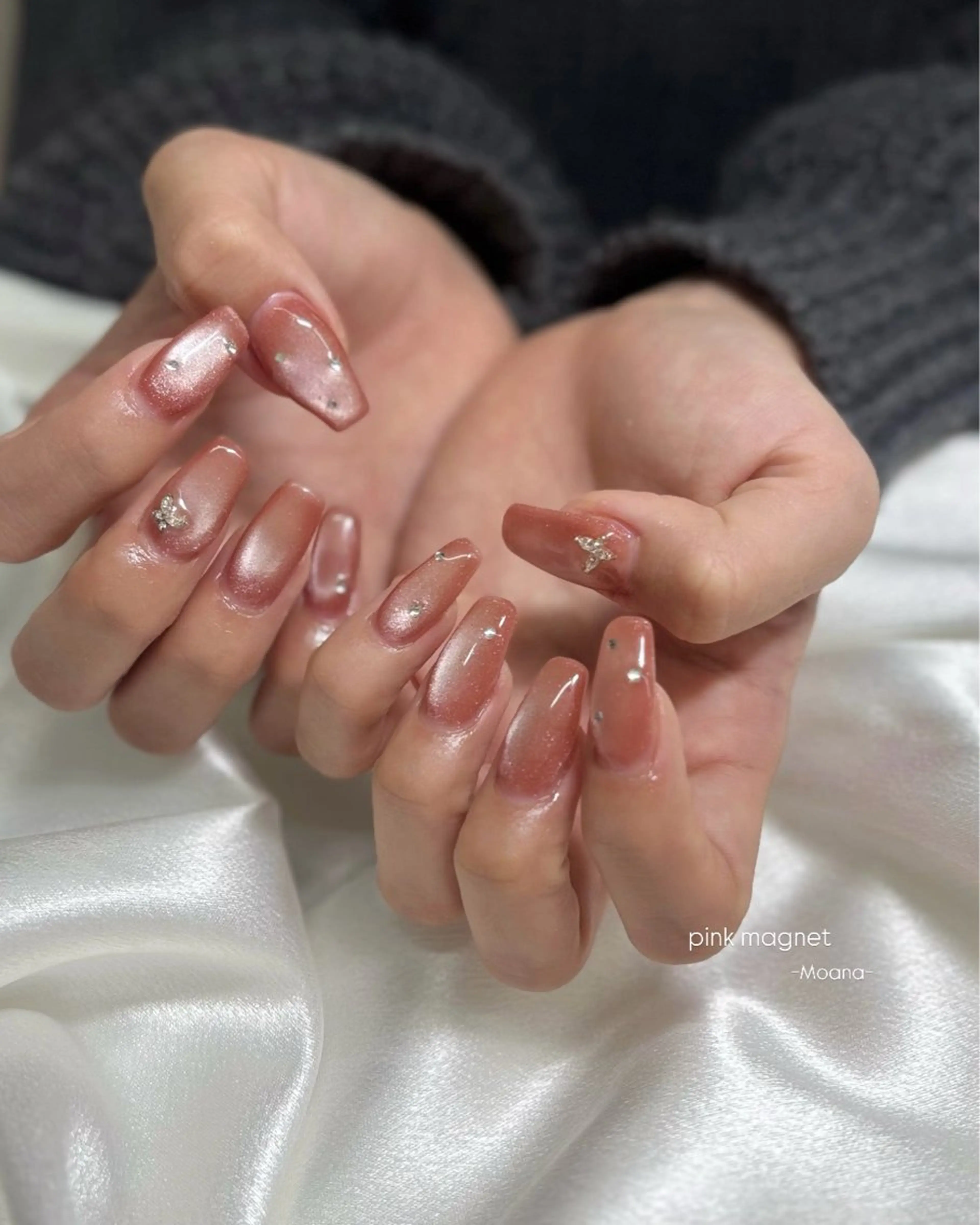 ネイル ロングネイル マグネットネイル ピンク スクエアネイル Moana nail Hiyoriのネイルデザイン