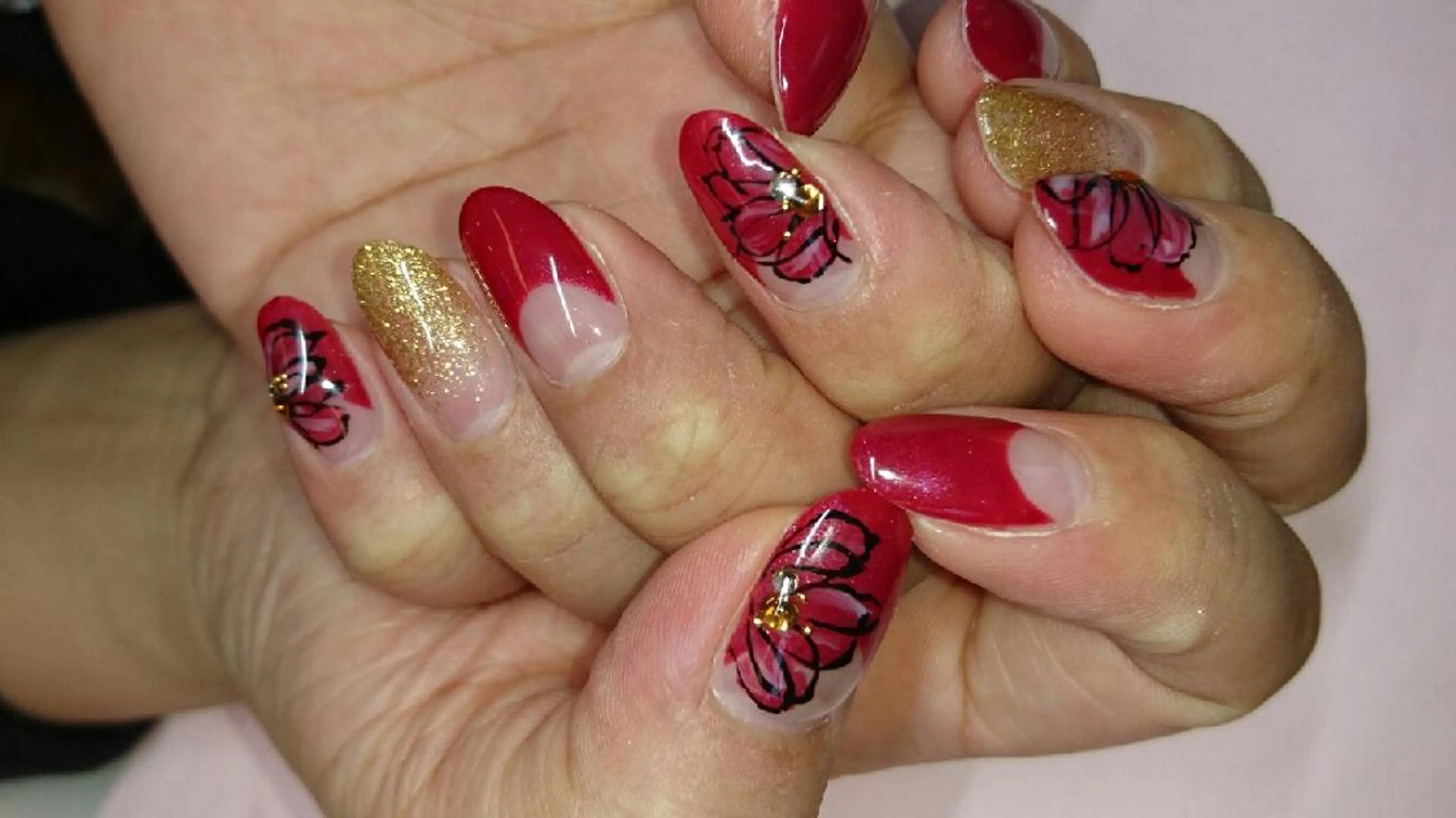 ネイル フレンチネイル 赤色 三上 恵美のマツエク・マツパデザイン