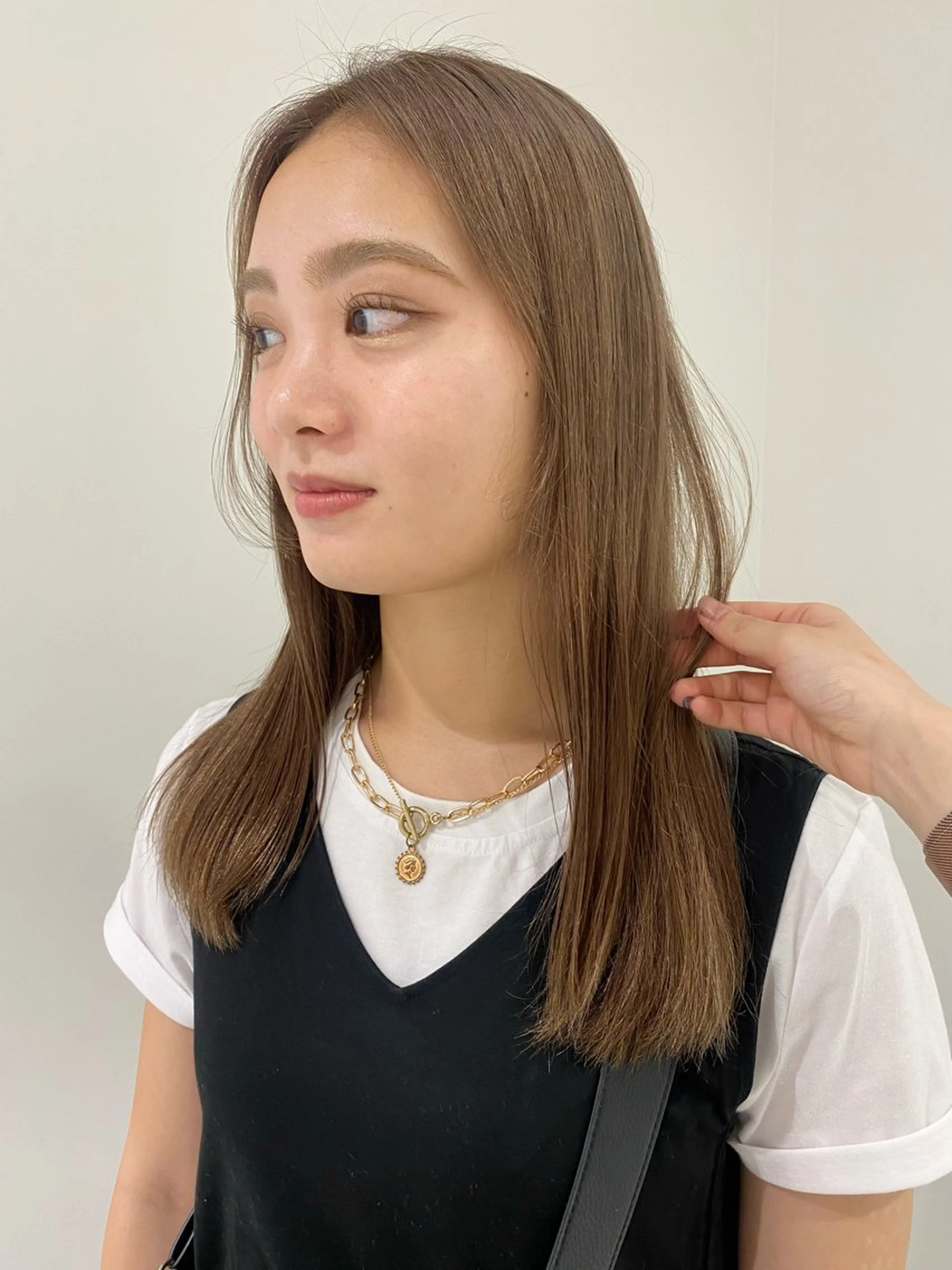 セミロング カラー ベージュカラー ブリーチ ダブルカラー カット ヘアカラー ベージュ/アレンジ /横浜/杉本千夏のヘアスタイル