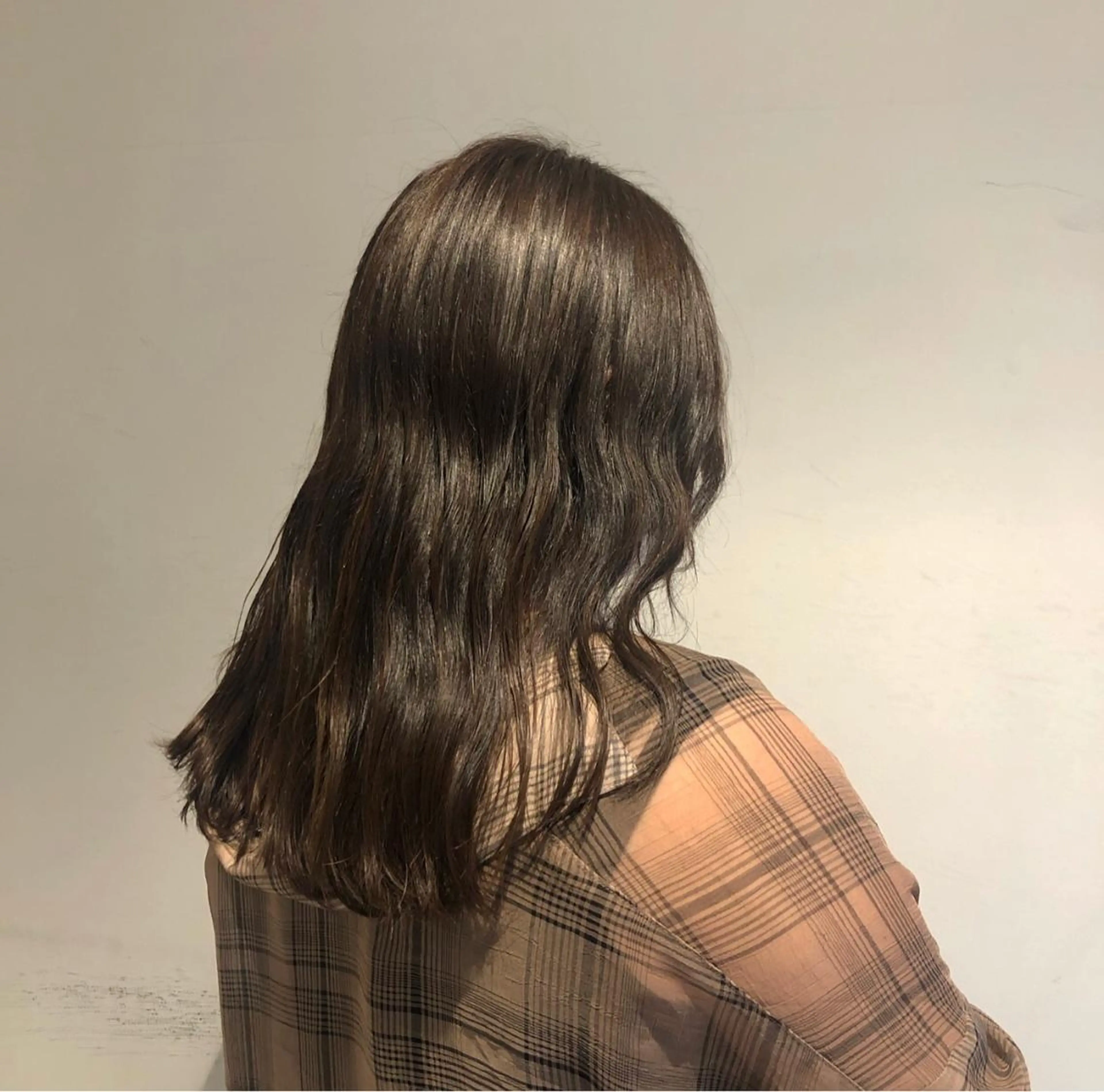 ロング カラー 秋山 裕香のヘアスタイル