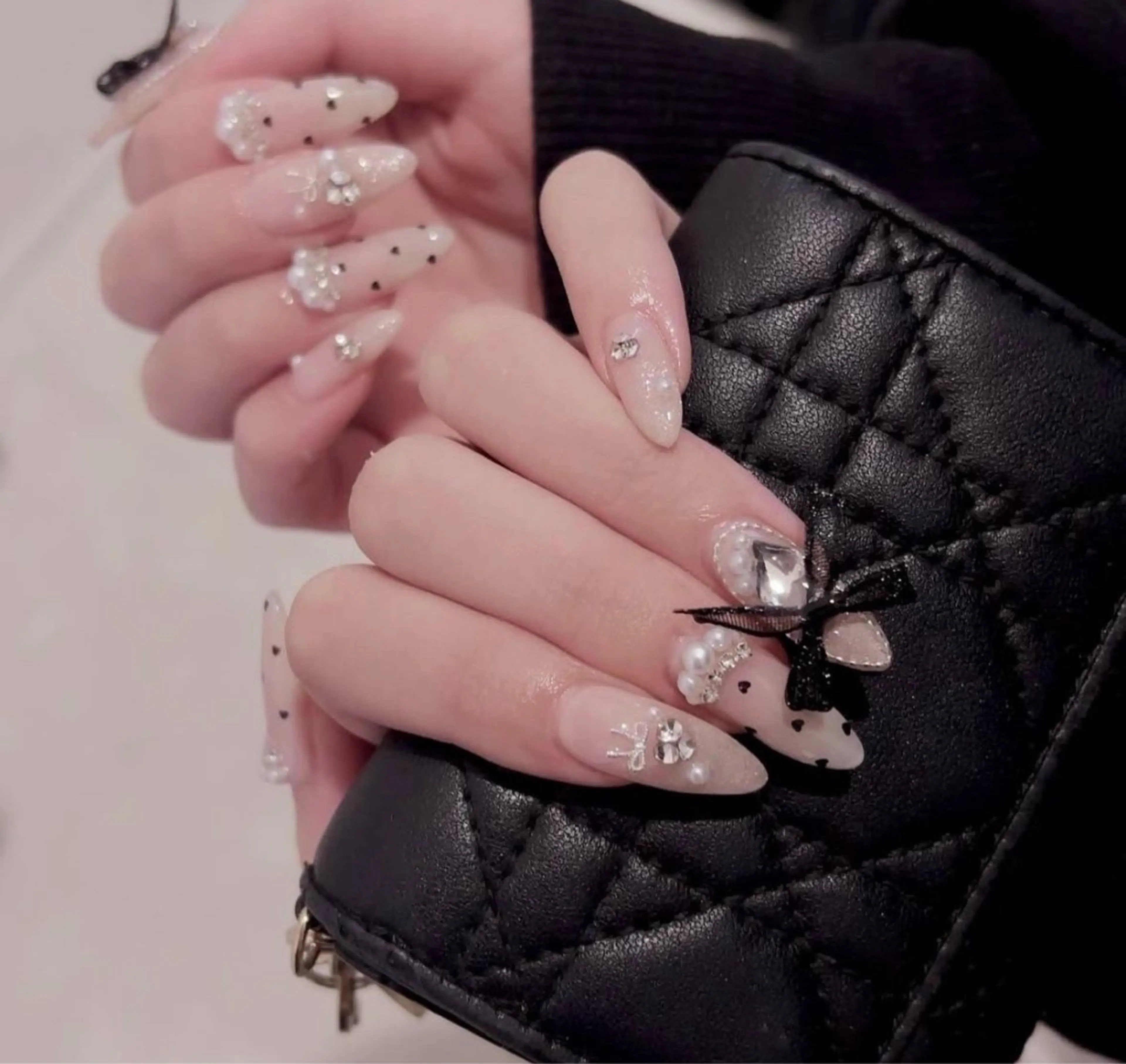カラー グラデーションカラー ピンクカラー ハンドネイル AIN Nailのネイルデザイン