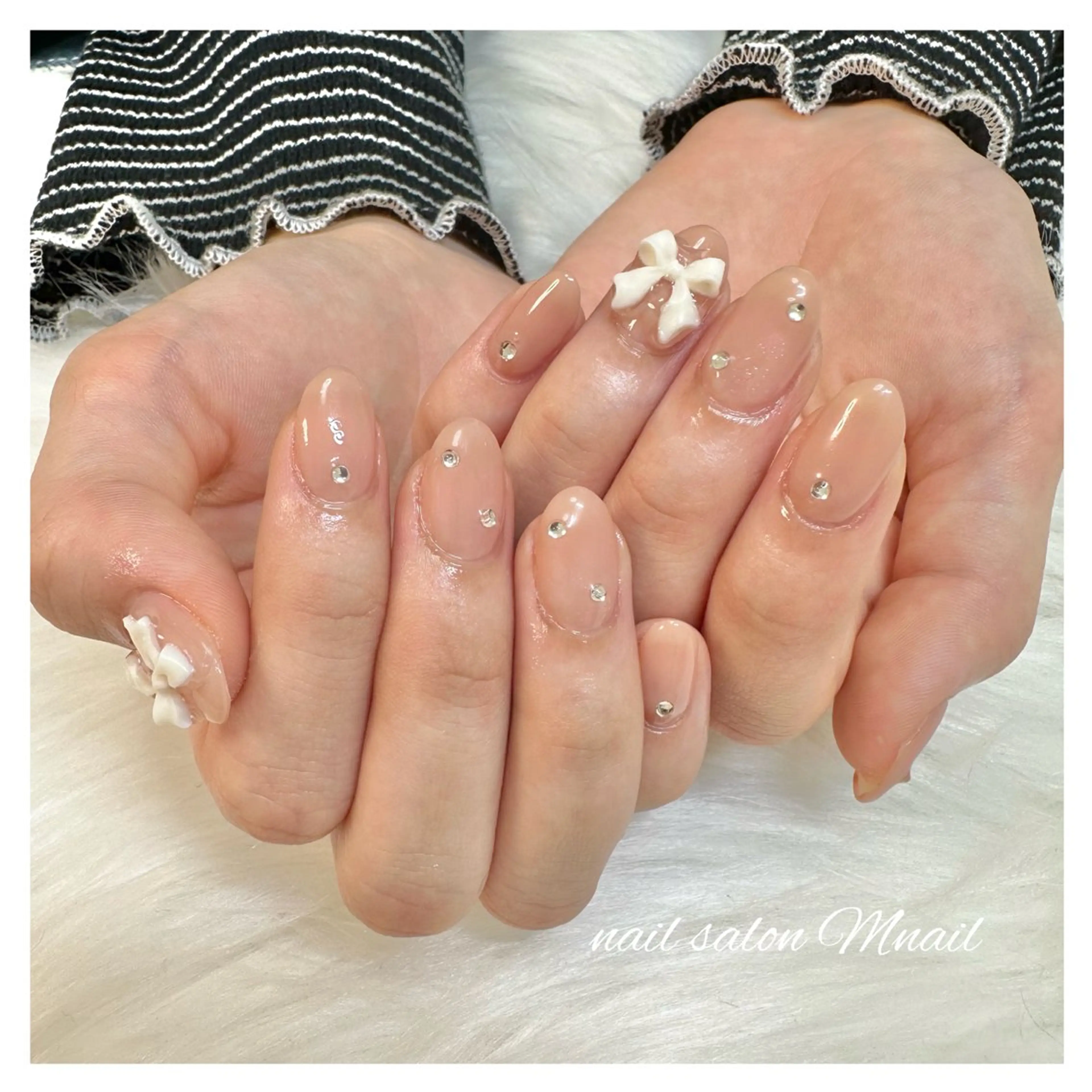 ネイル リボン ストーンネイル Mnail ちひろのネイルデザイン