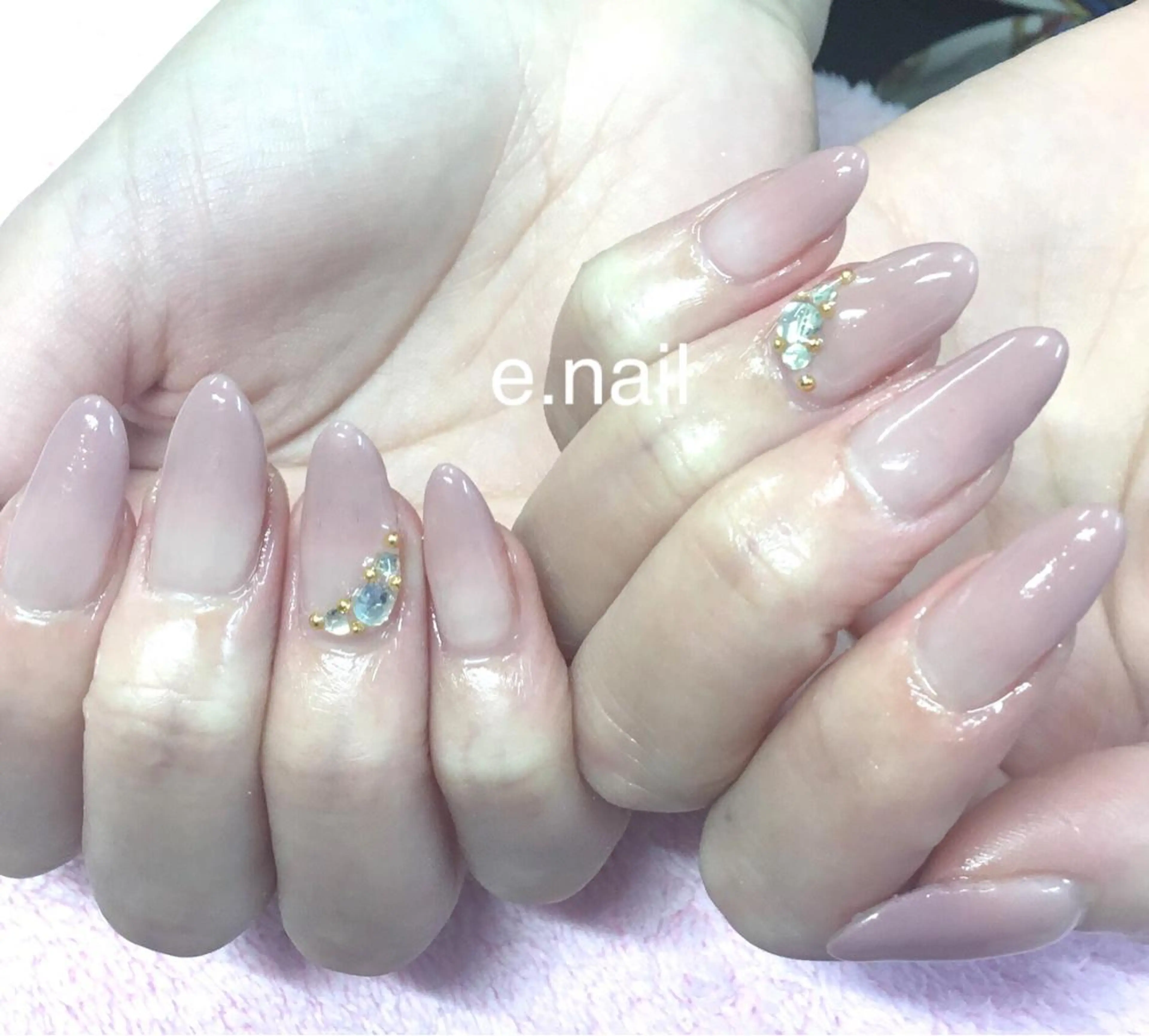 ネイル e.nail所属・和賀井 恵理のネイルデザイン