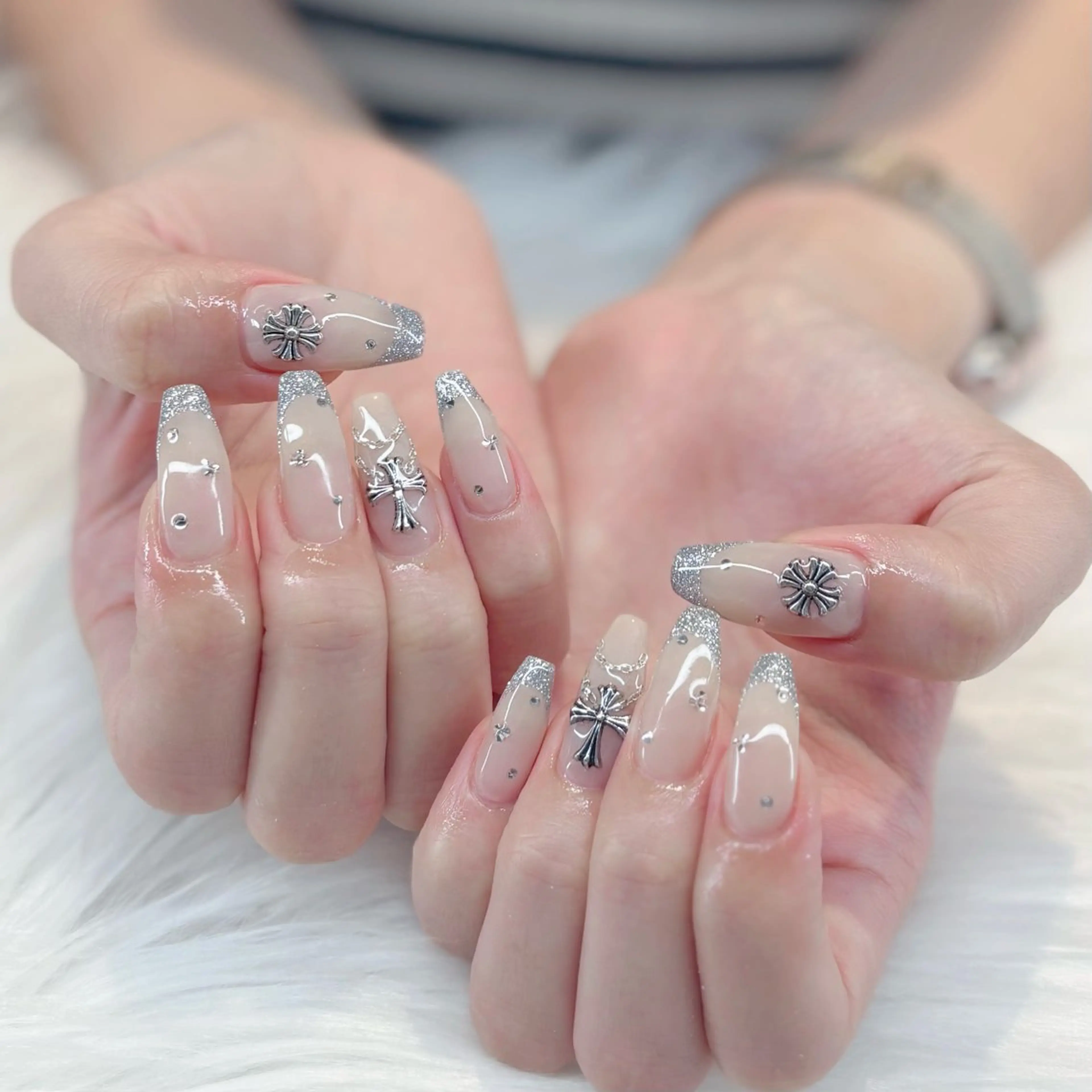 ネイル フレンチネイル キラキラネイル ラメ(グリッター) ワンホンネイル ハンドネイル ぷりゅねる 心斎橋のネイルデザイン