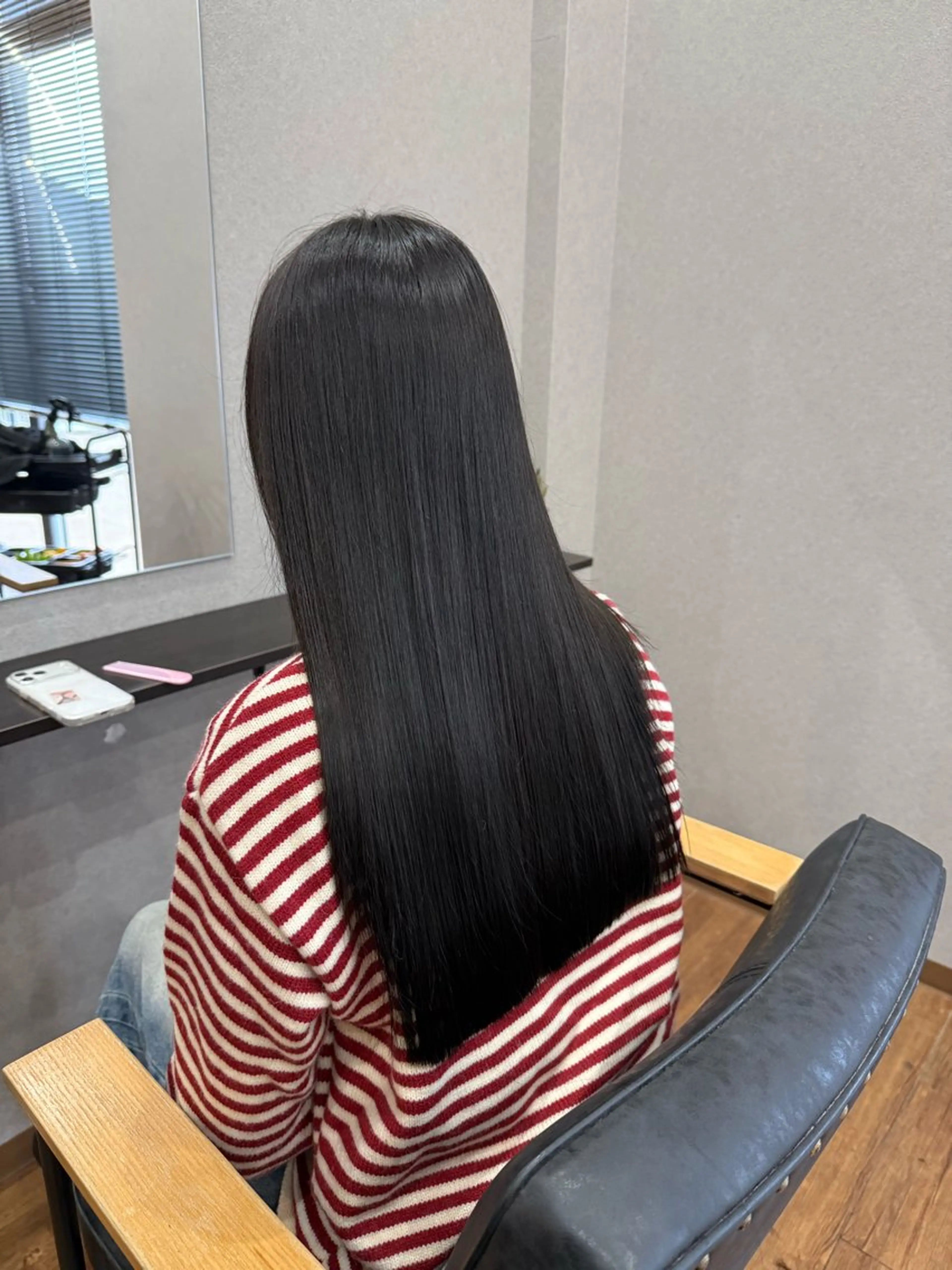 ロング カラー グレージュ ヘアカラー トリートメント 鵜飼 真伍のヘアスタイル