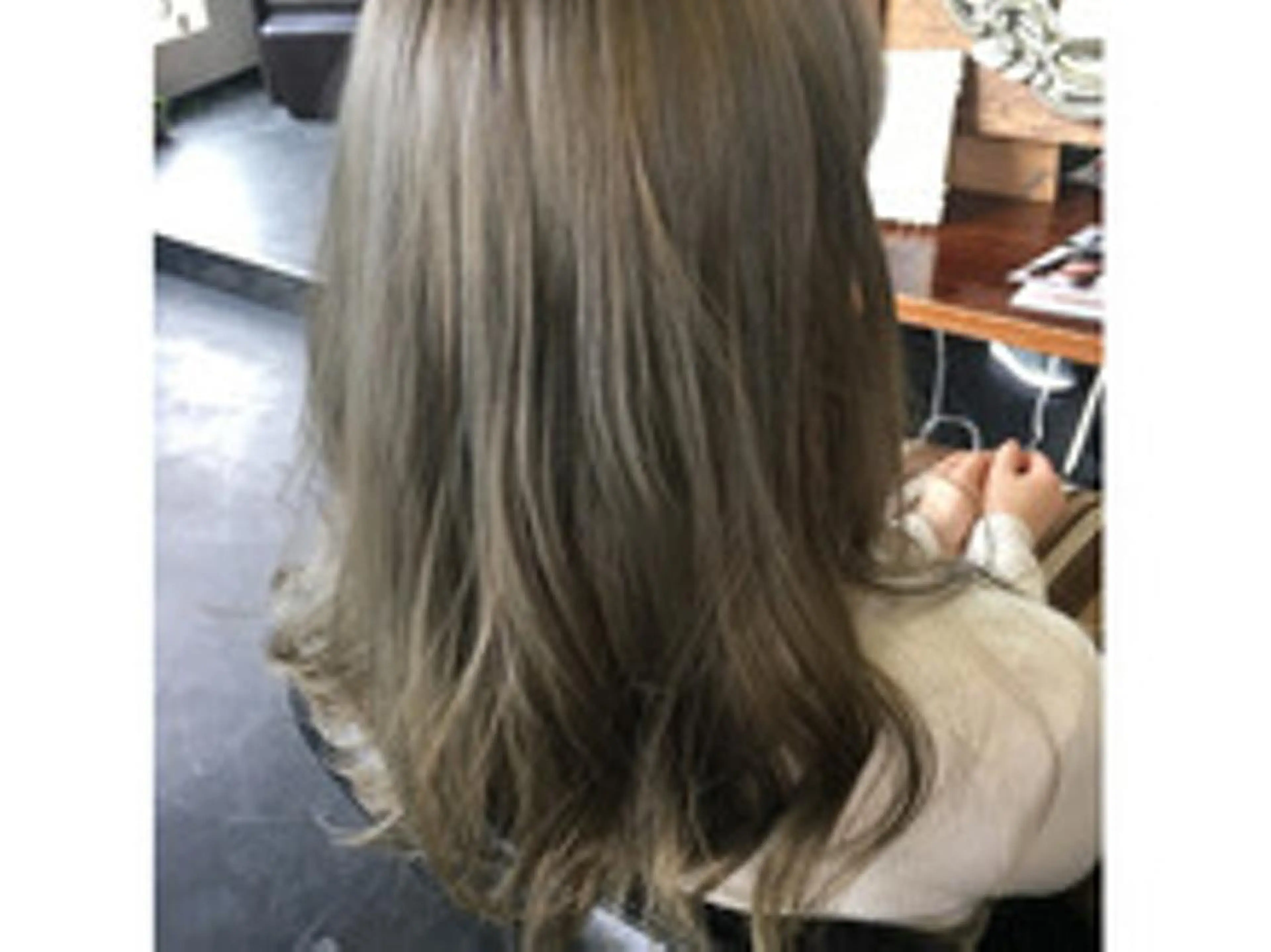 ロング カラー ヌーベルヴァーグ所属・大野 桃果🐸のヘアスタイル