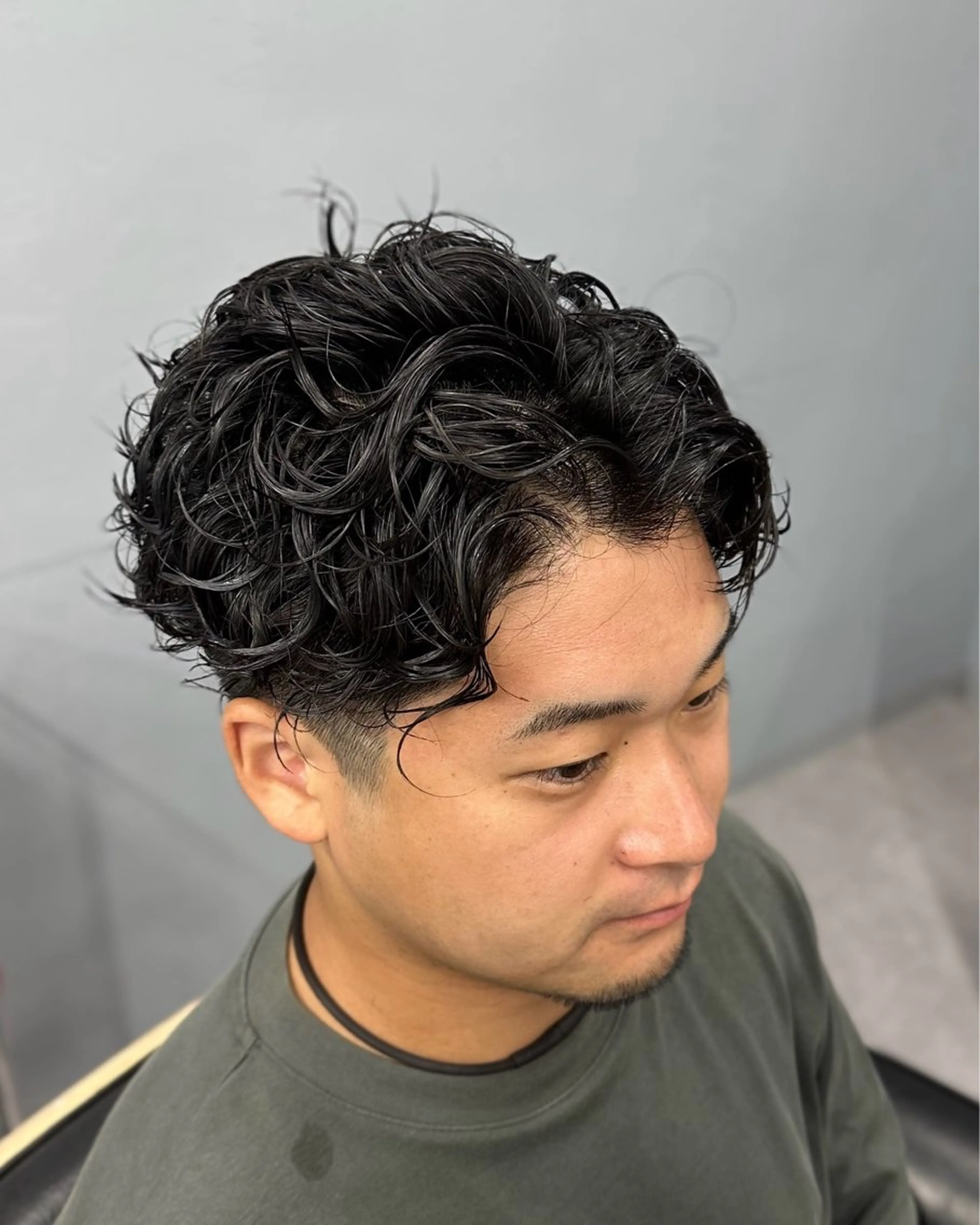 ショート パーマ メンズ メンズブリーチ センターパート フェードカット メンズパーマ スペインカール カット パーマ I-CON  #blue MEN'S所属・池袋/カラー/パーマ NATSUのヘアスタイル