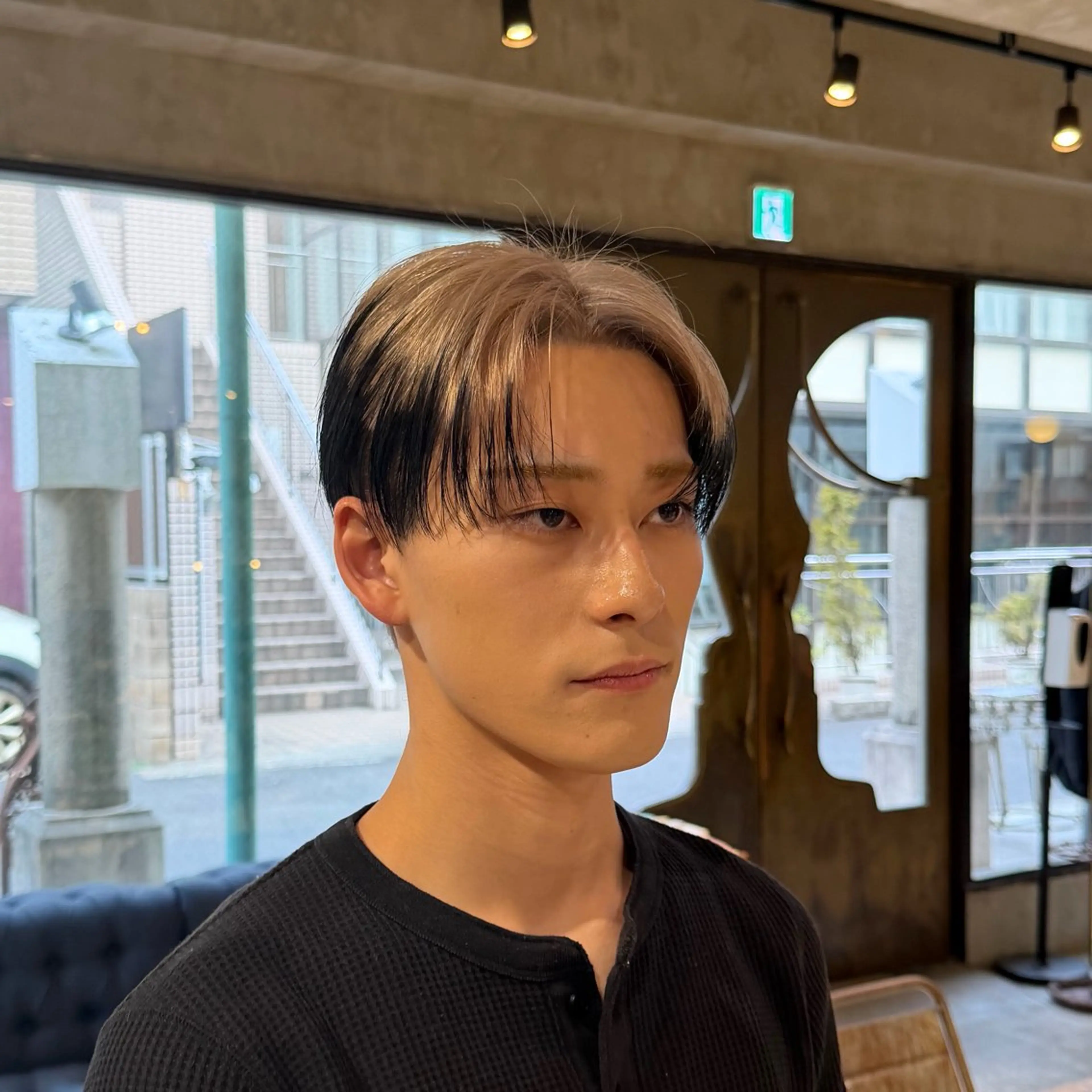 カラー メンズ ヘアカラー トリートメント ⚜️ブリーチ× 透明感✨Hayatoのヘアスタイル