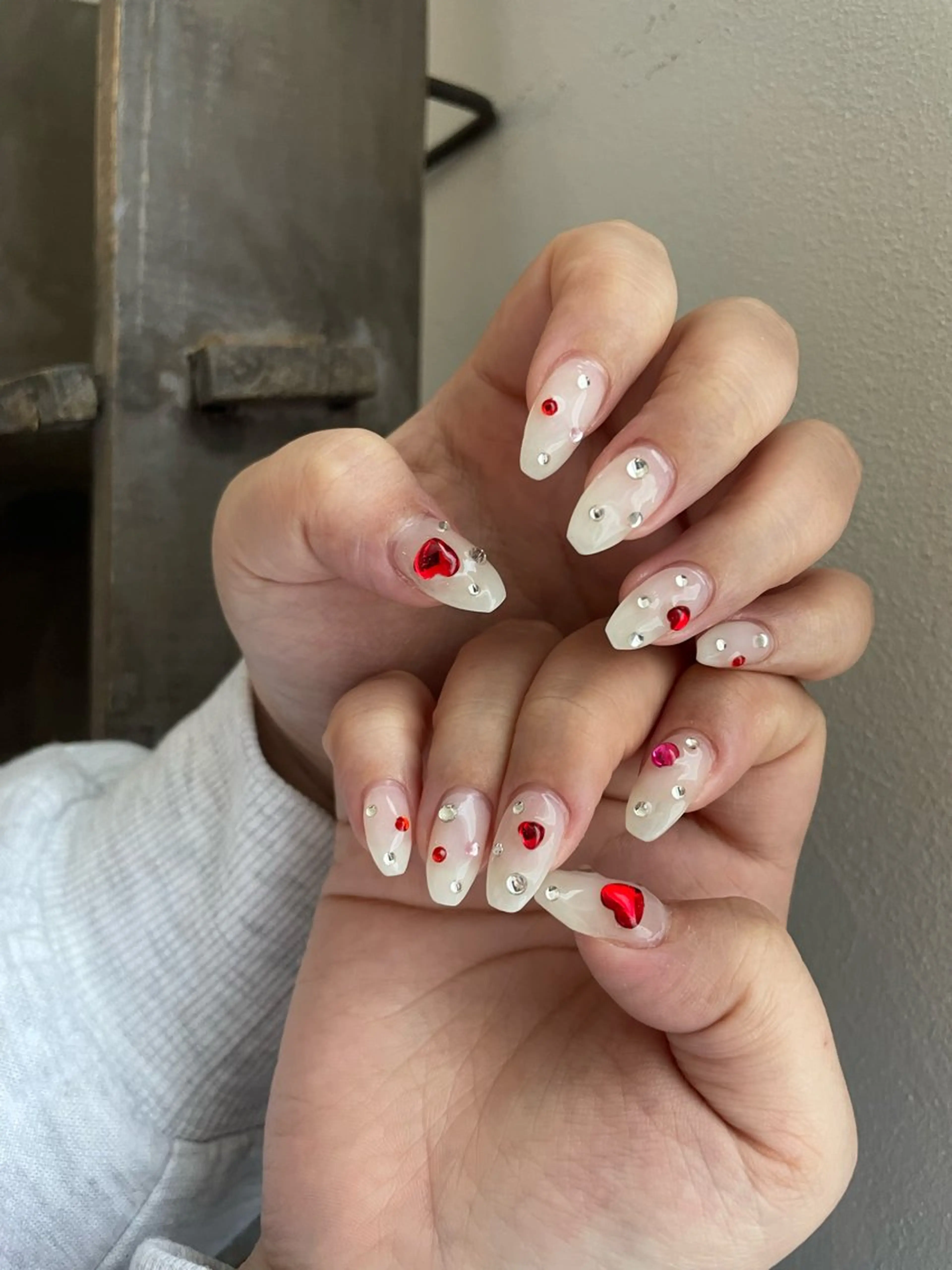 ネイル アートネイル ホワイト ハンドネイル フットネイル 甲府市徳行 🧸prunelleのネイルデザイン