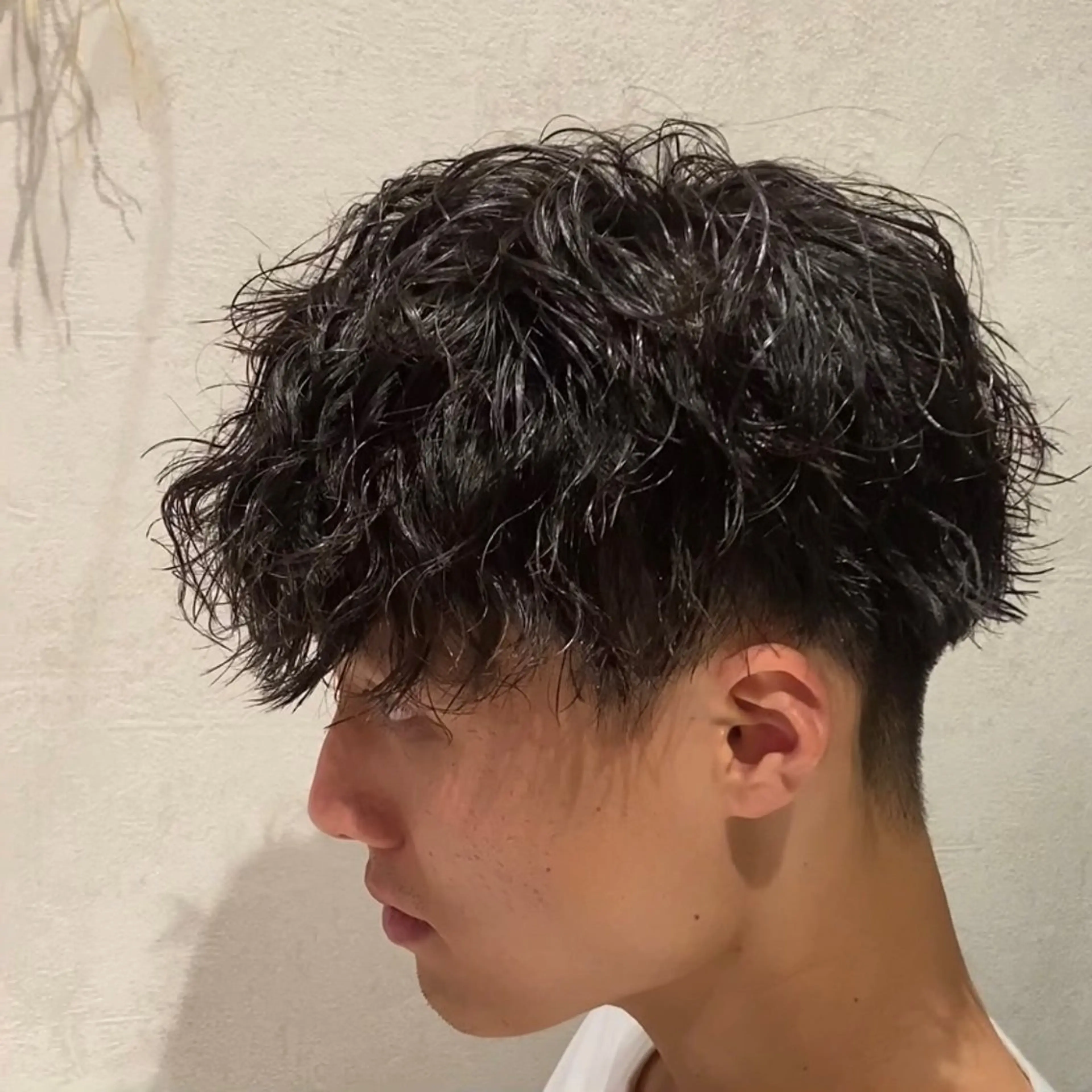 ショート パーマ メンズ マッシュ 刈り上げ ナツハラ サトシのヘアスタイル