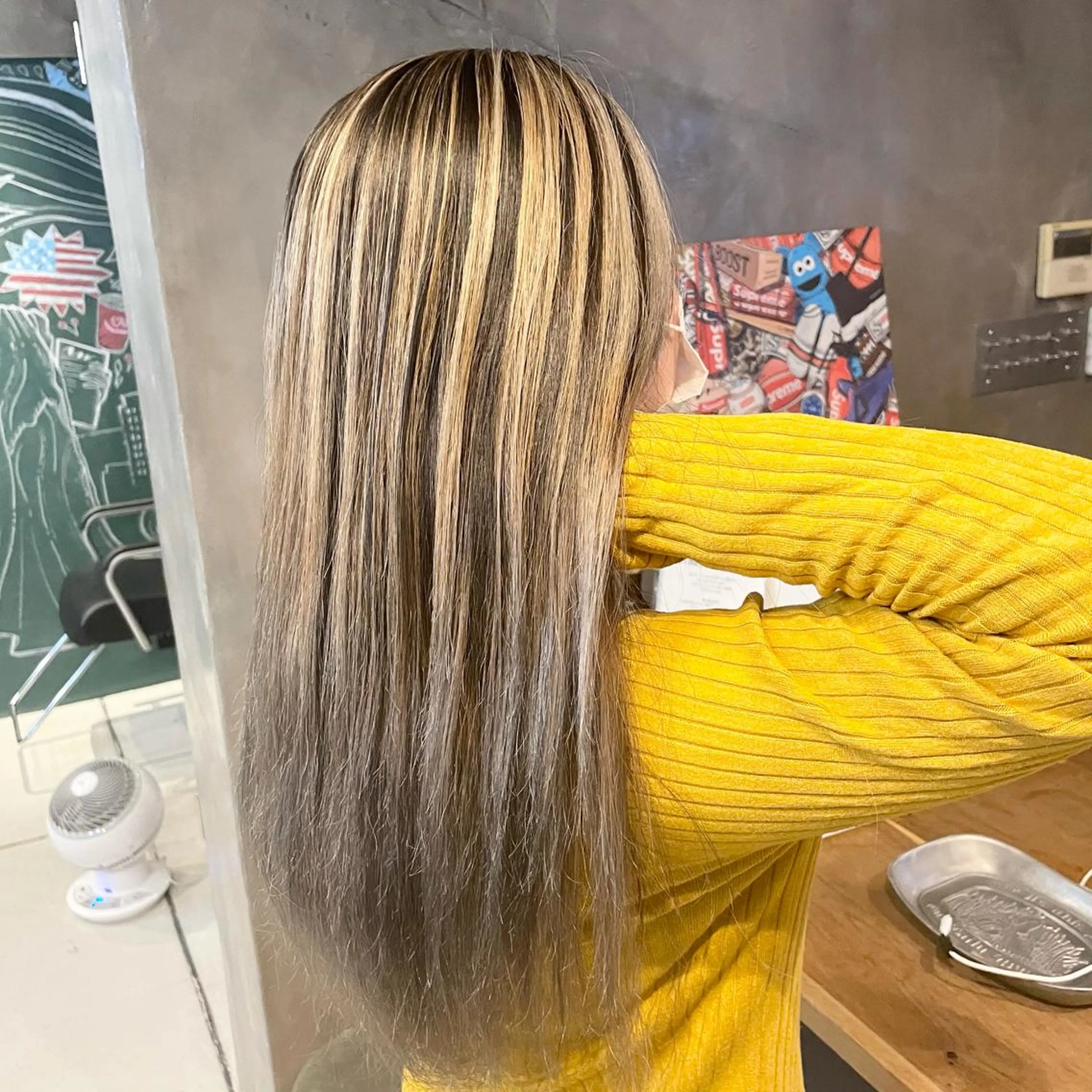 ロング カラー アッシュ バレイヤージュ 透明感カラー ハイライトカラー ハイトーンカラー La vielle所属・La vielle 西峠のヘアスタイル