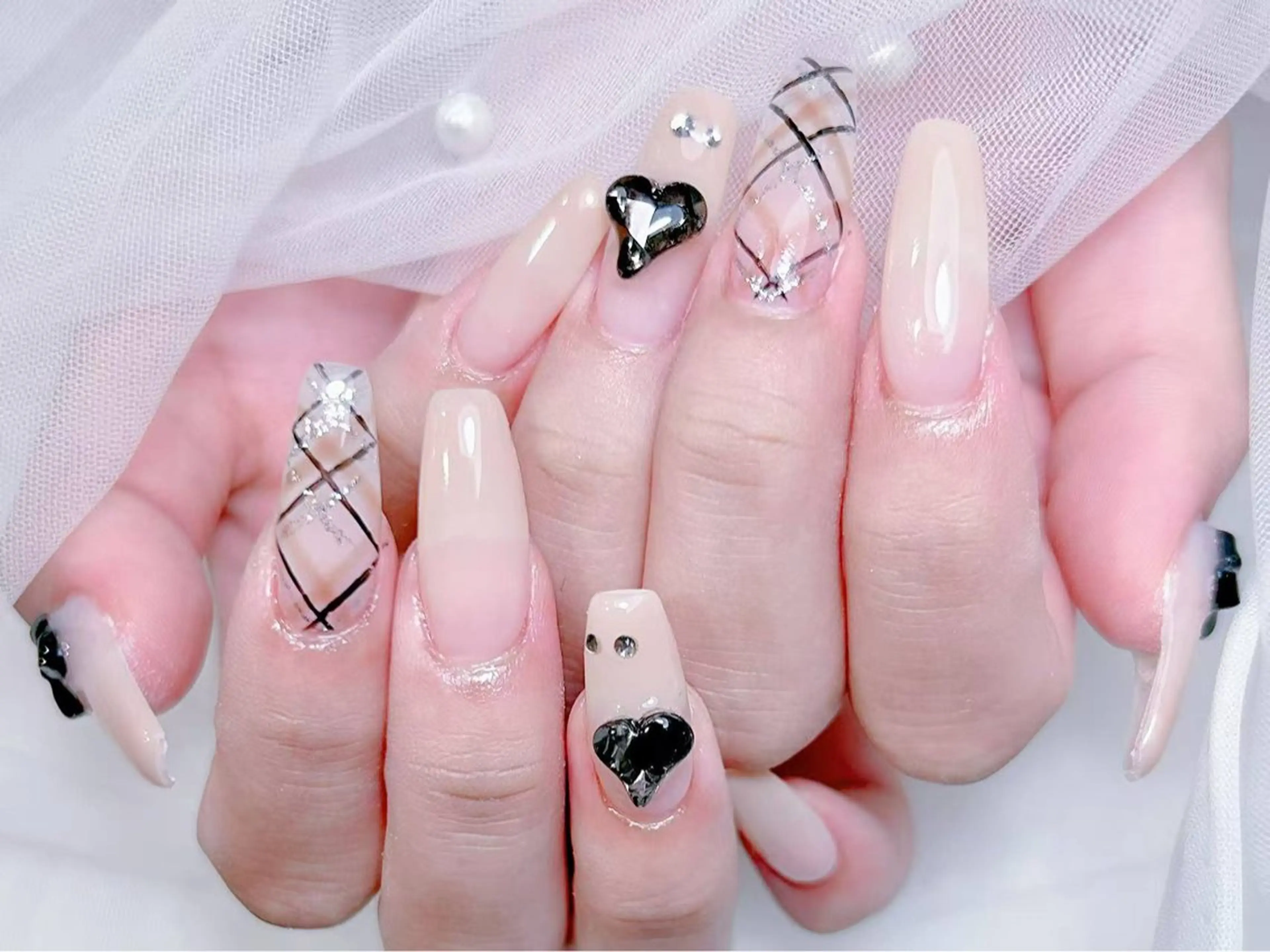 ネイル ハンドネイル 🌈 Laule'aのネイルデザイン