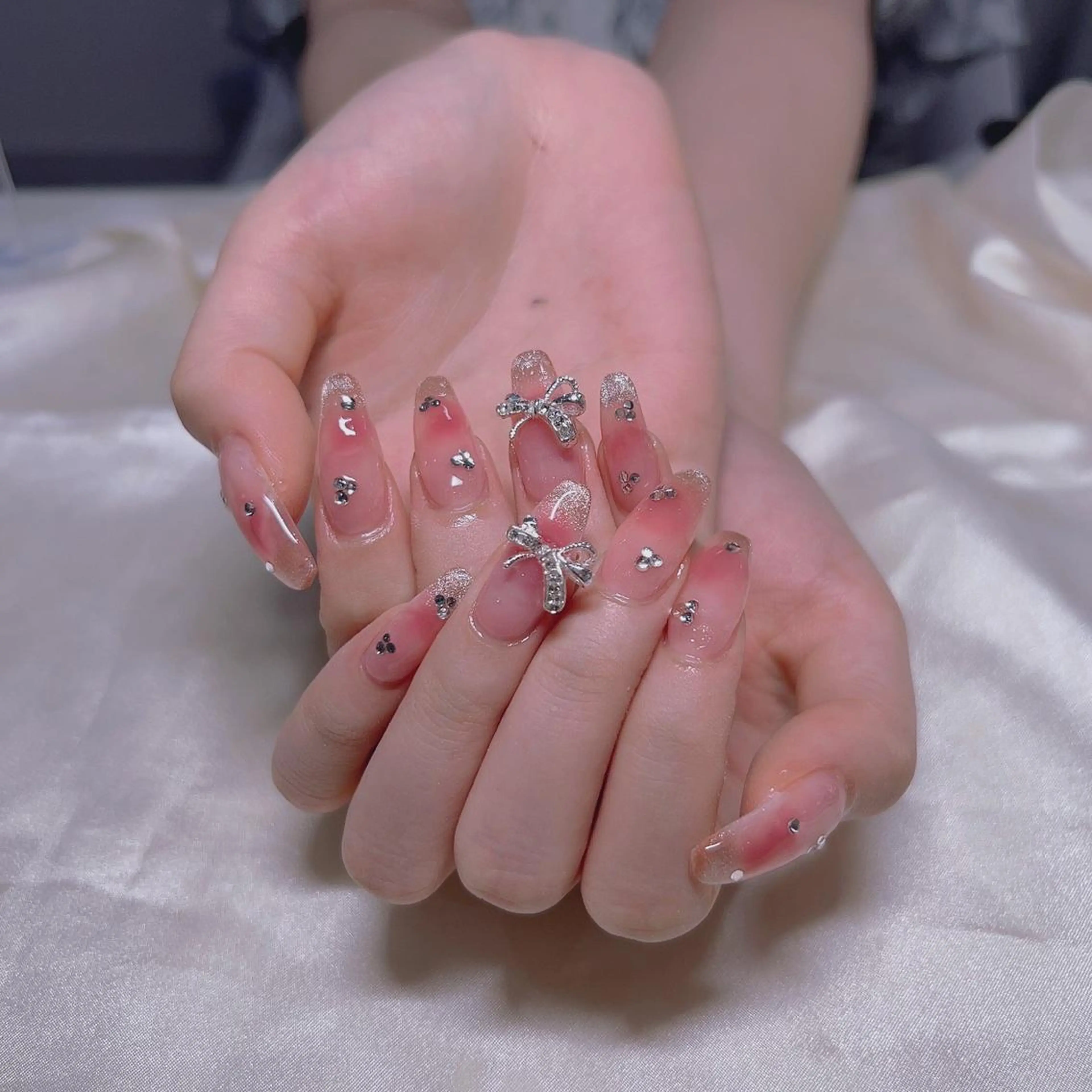 ネイル マツエク・マツパ アイブロウ 眉カラー 韓国風マツエク パリジェンヌラッシュリフト まつげパーマ ワンホンマツエク ハンドネイル Nail&eye Belire 新宿のネイルデザイン