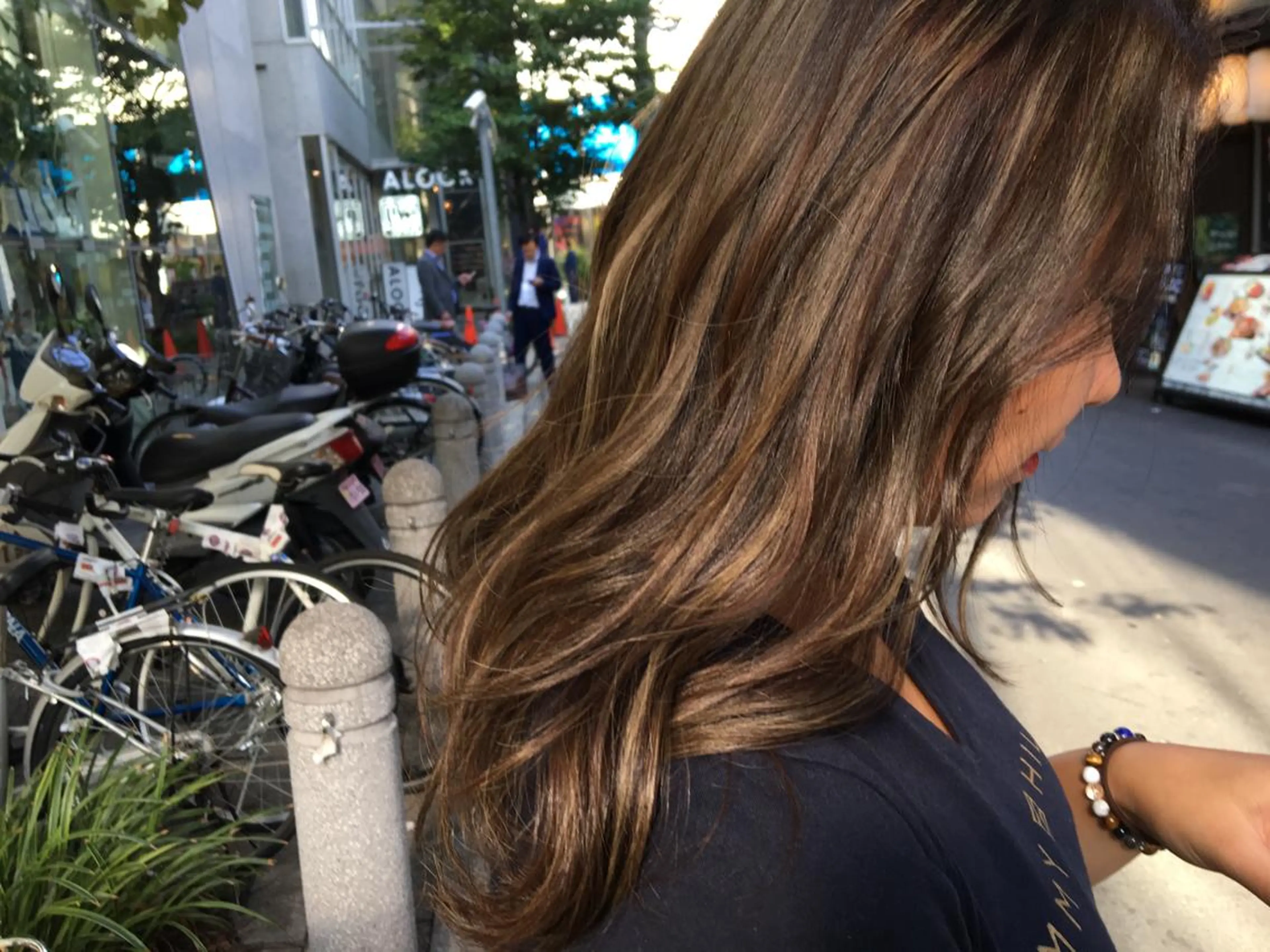 カラー アッシュ ハイライトカラー 外国人風カラー 池本 弥桜のヘアスタイル