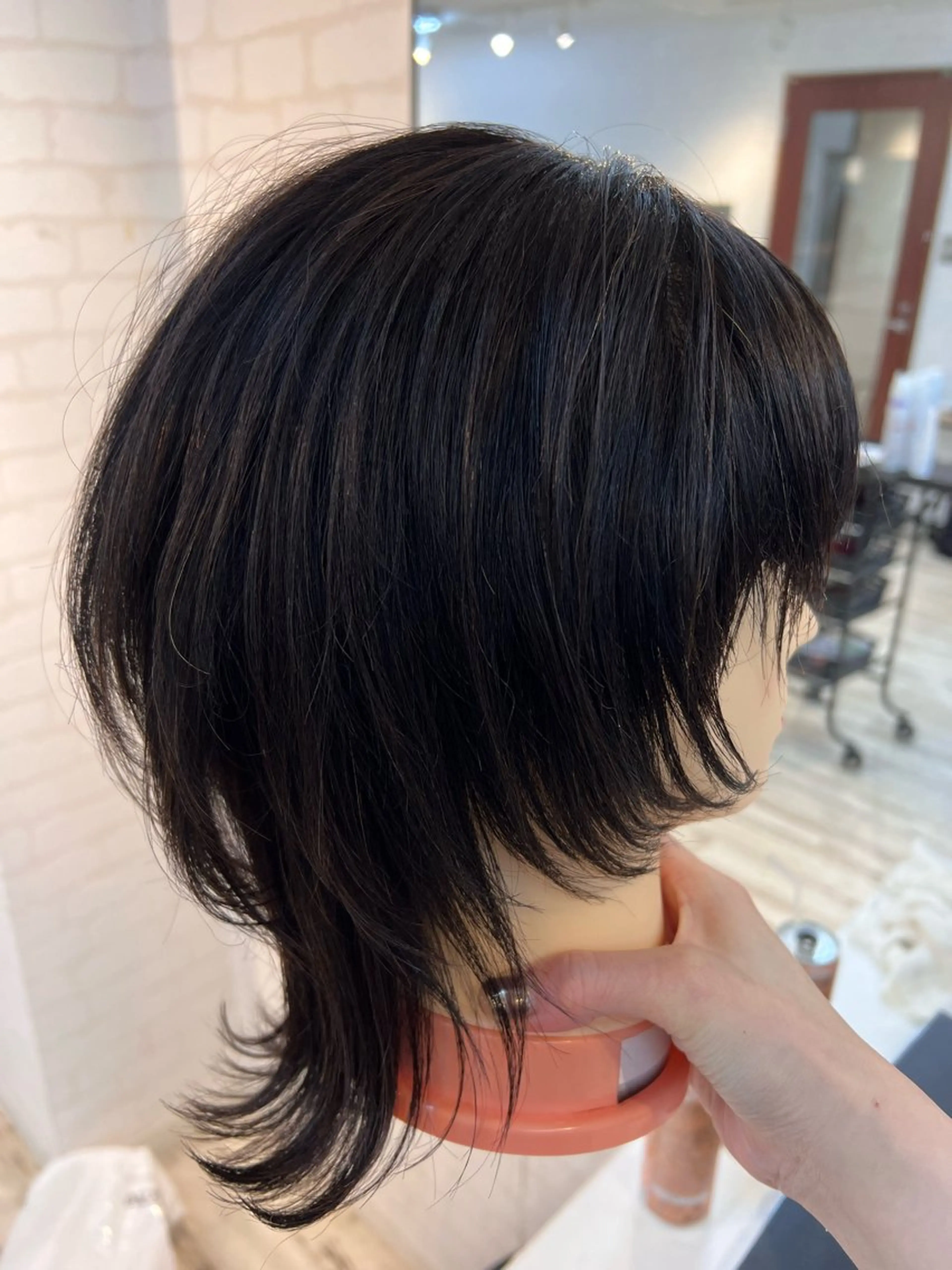 ミディアム ウルフカット UNIX ワタナベ モモハのヘアスタイル