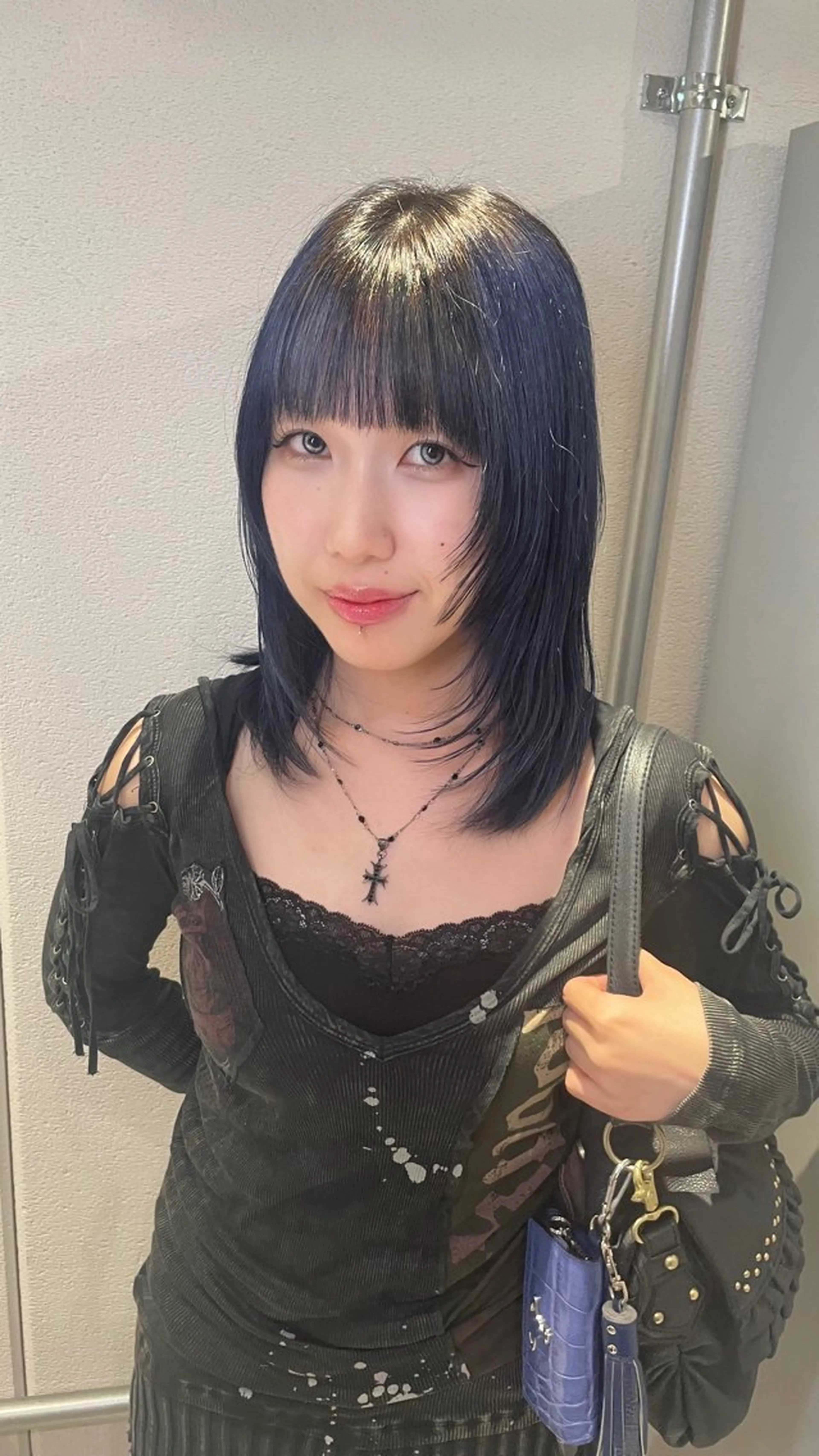 カラー ネイビーカラー デザインカラー/ハイ トーン/konomiのヘアスタイル