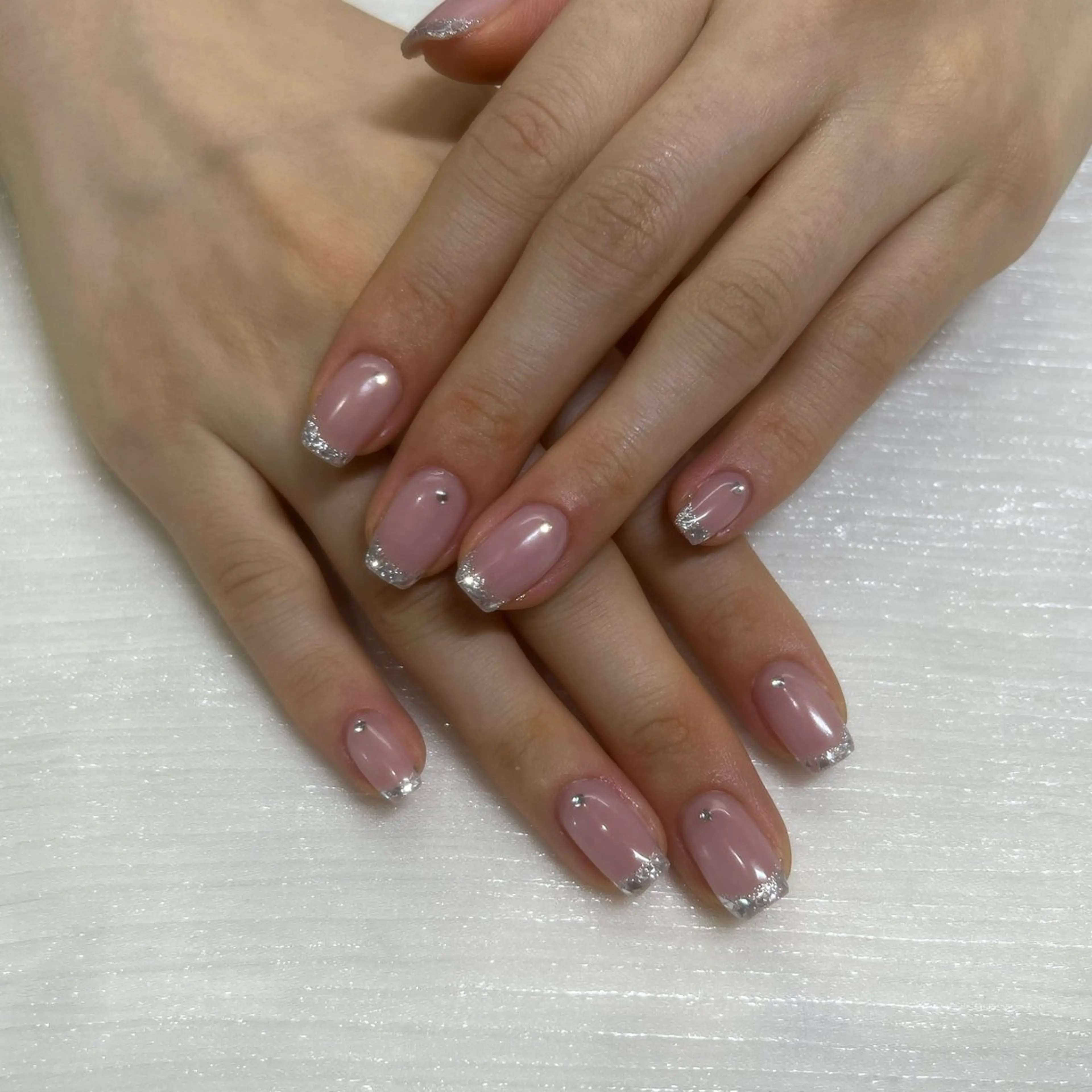 ネイル フレンチネイル ガラスフレンチ キラキラネイル TANAKA IKUNAのネイルデザイン