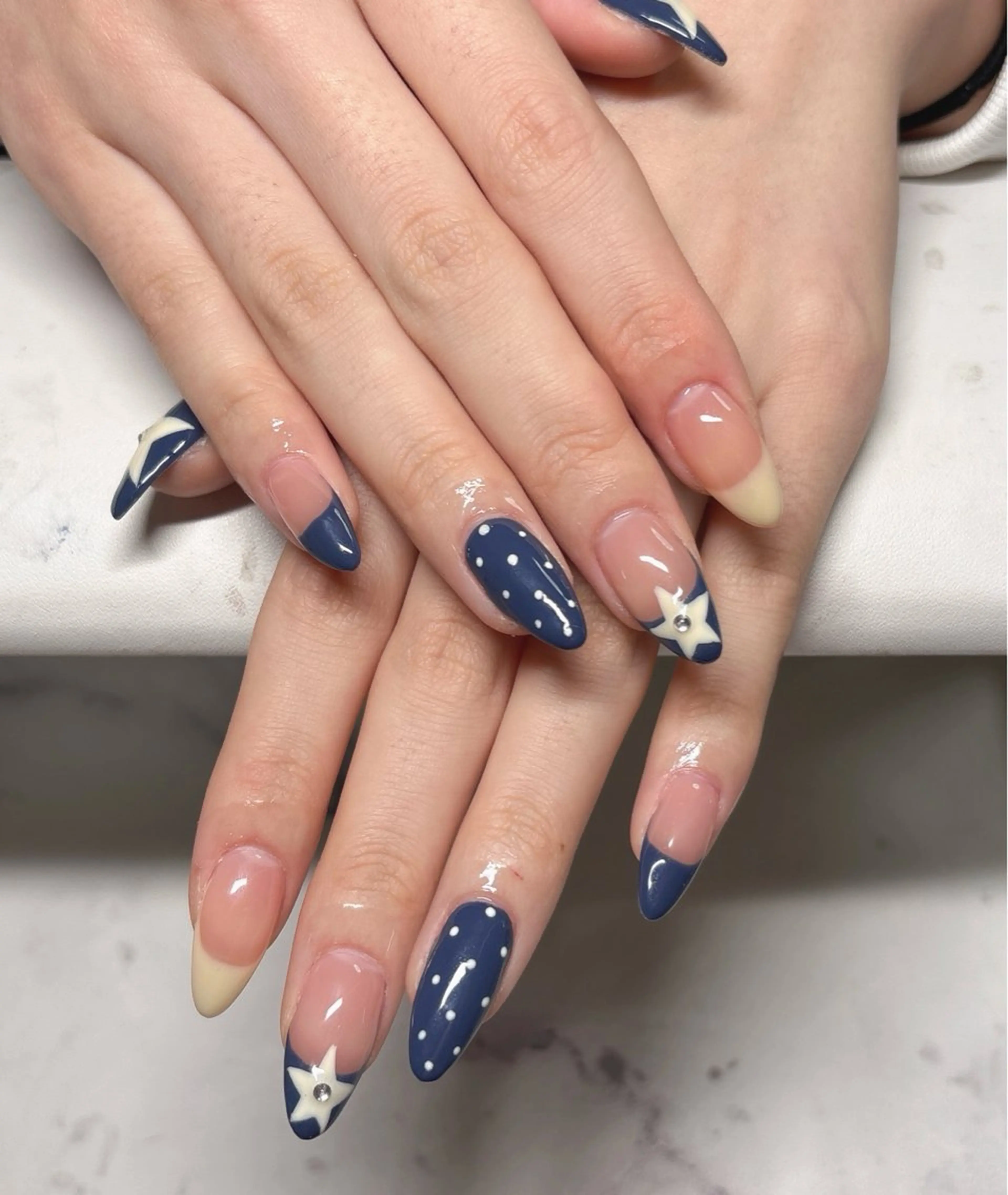 ネイル ハンドネイル Chiara 長さだしのネイルデザイン