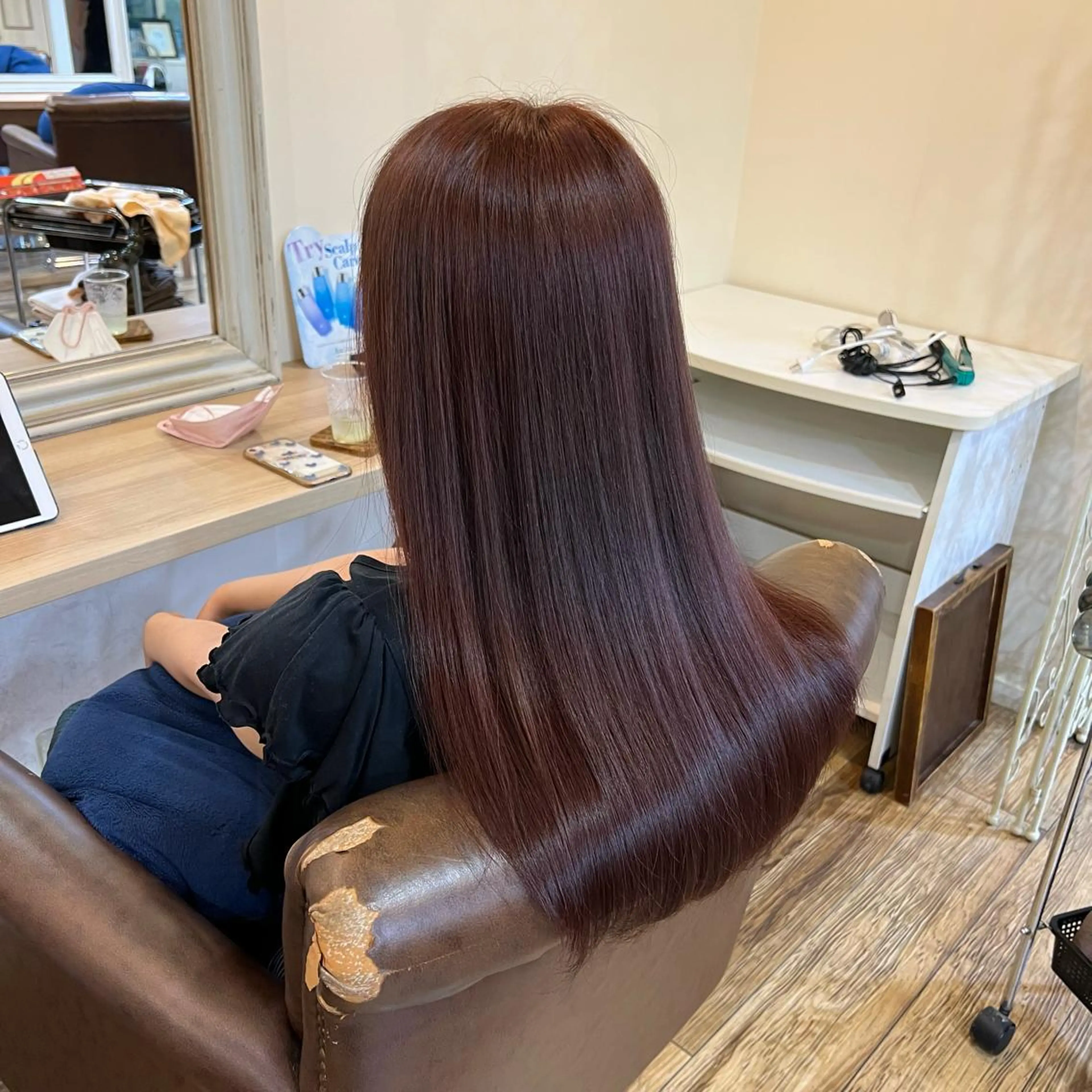 ロング ピンクブラウン 染矢 優希のヘアスタイル