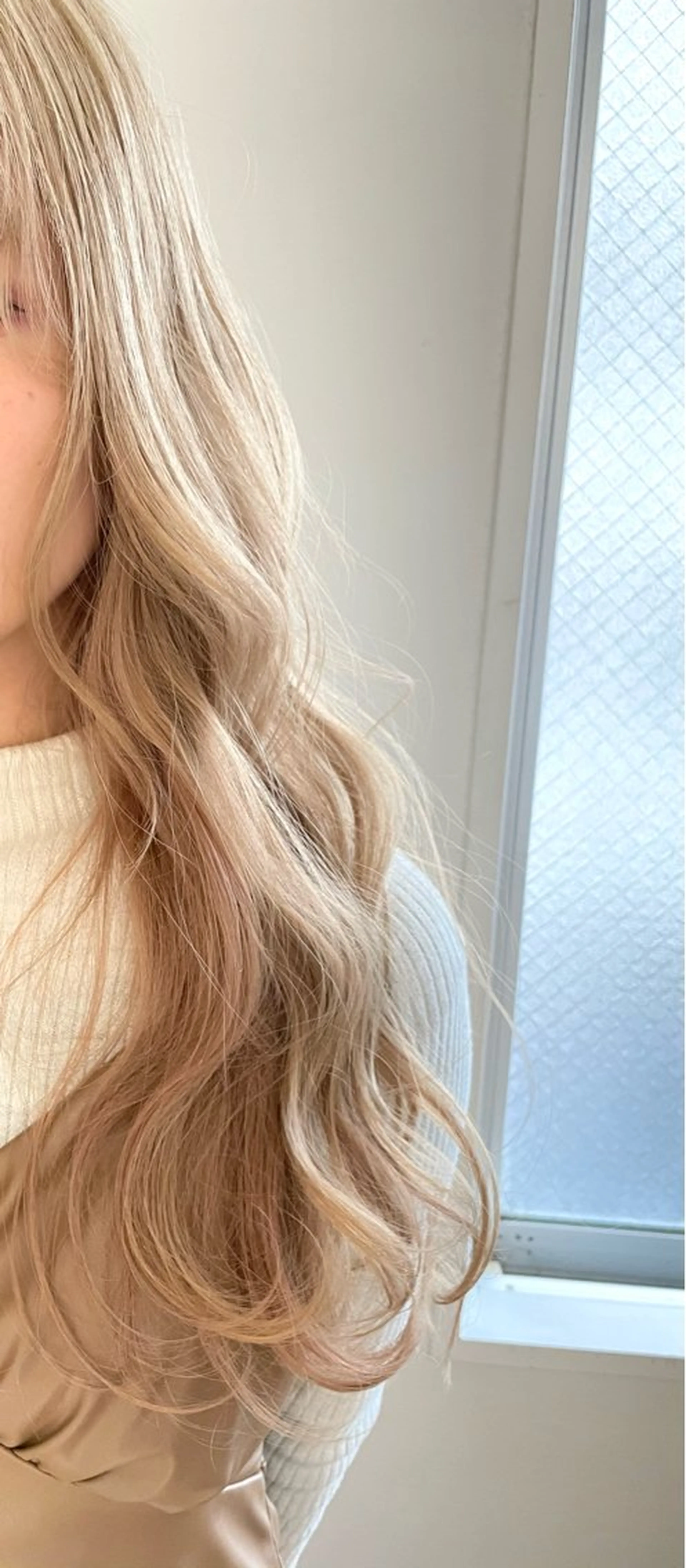 セミロング カラー ベージュカラー ブリーチ ダブルカラー ハイトーンカラー ミルクティーベージュ ヘアカラー トリートメント 美髪矯正・レイヤー 倉友哉のヘアスタイル