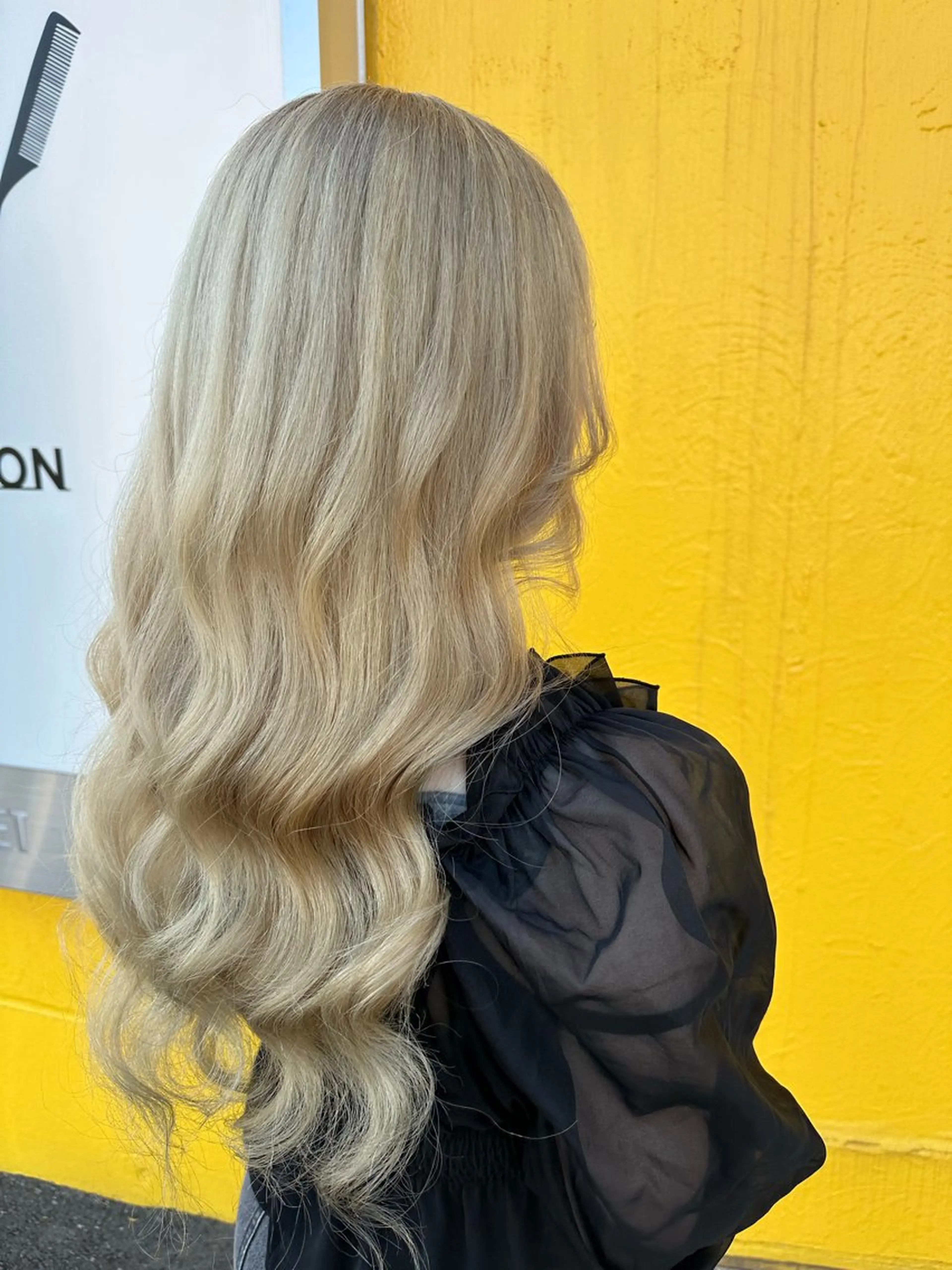 ロング ロング ヘアカラー フカサワ シホのヘアスタイル