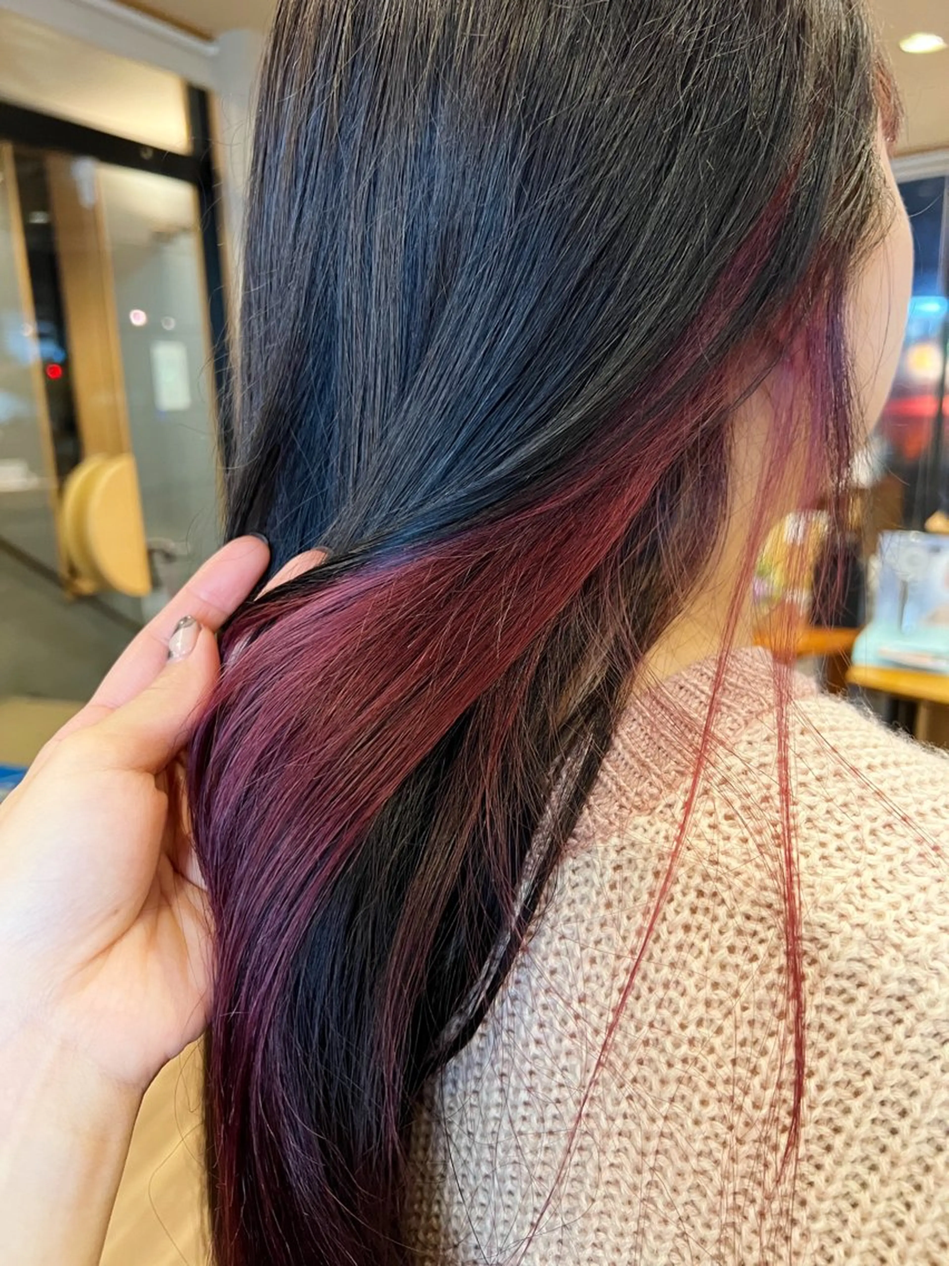 ロング カラー 小島 七海のヘアスタイル