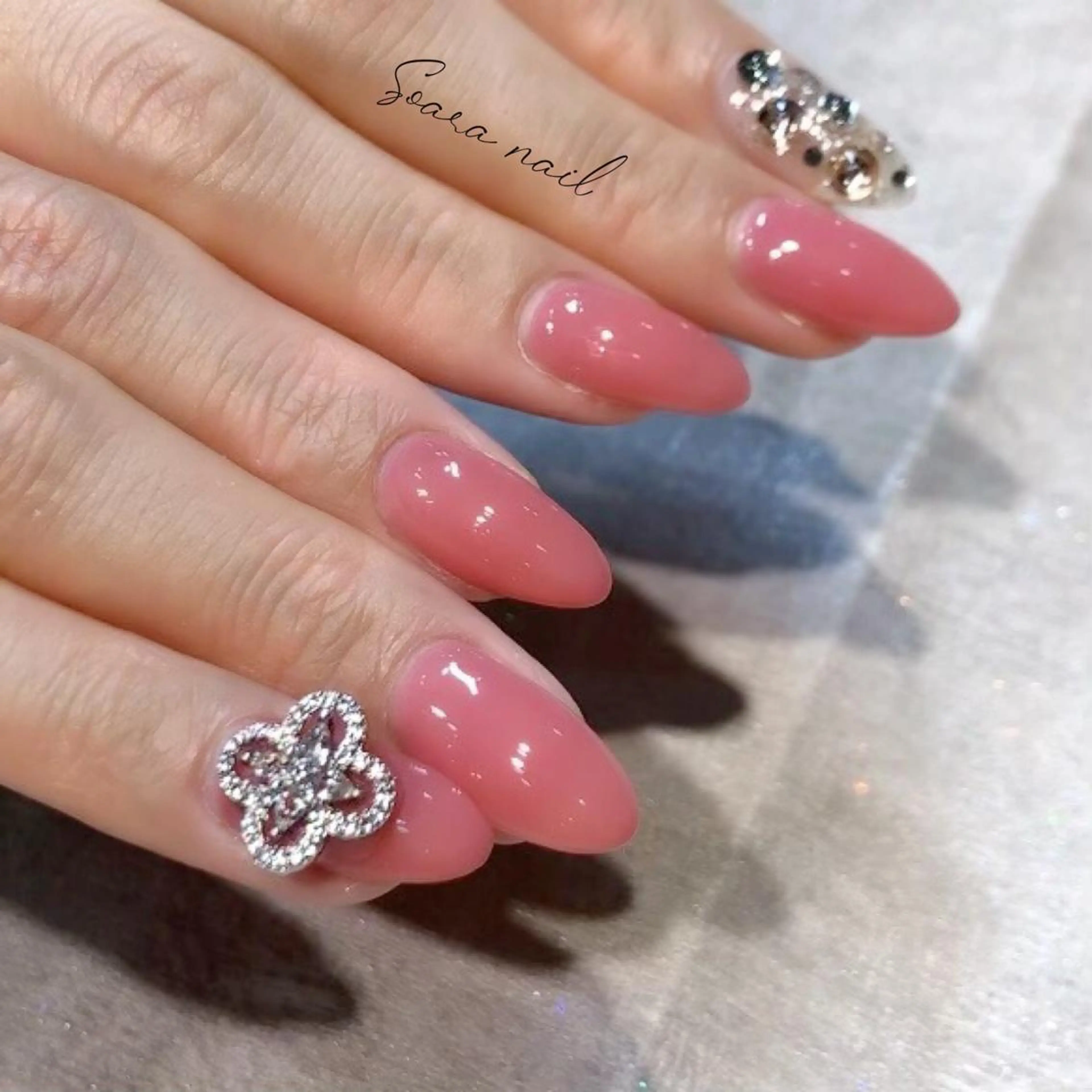 ネイル Salon Cleve所属・T. maoのネイルデザイン